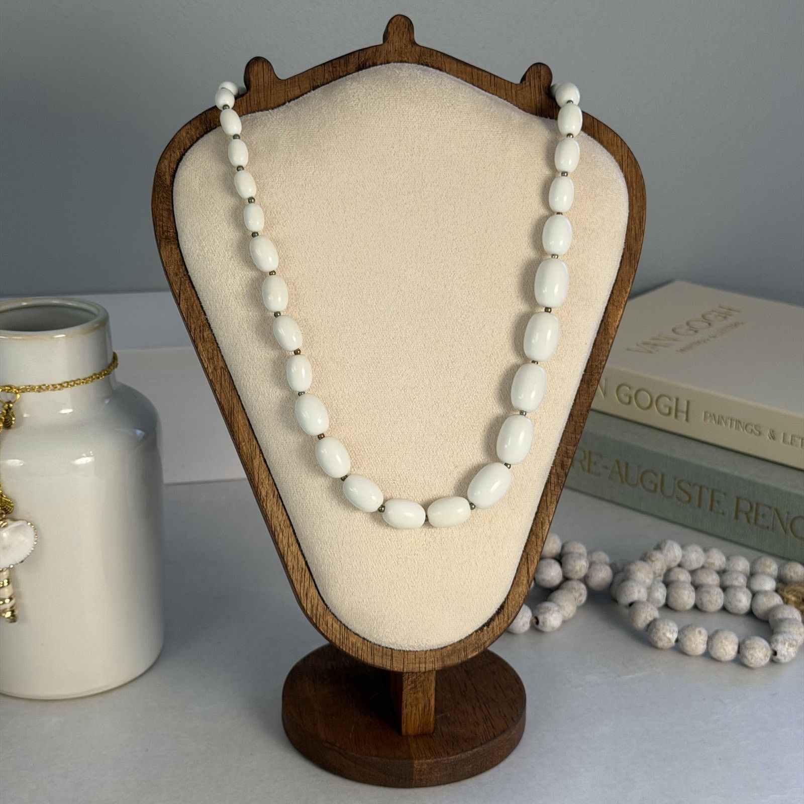 Other Charming Vintage 1980s White & Gold Graduated Bead Necklace Size ONE SIZE - 1 Thumbnail