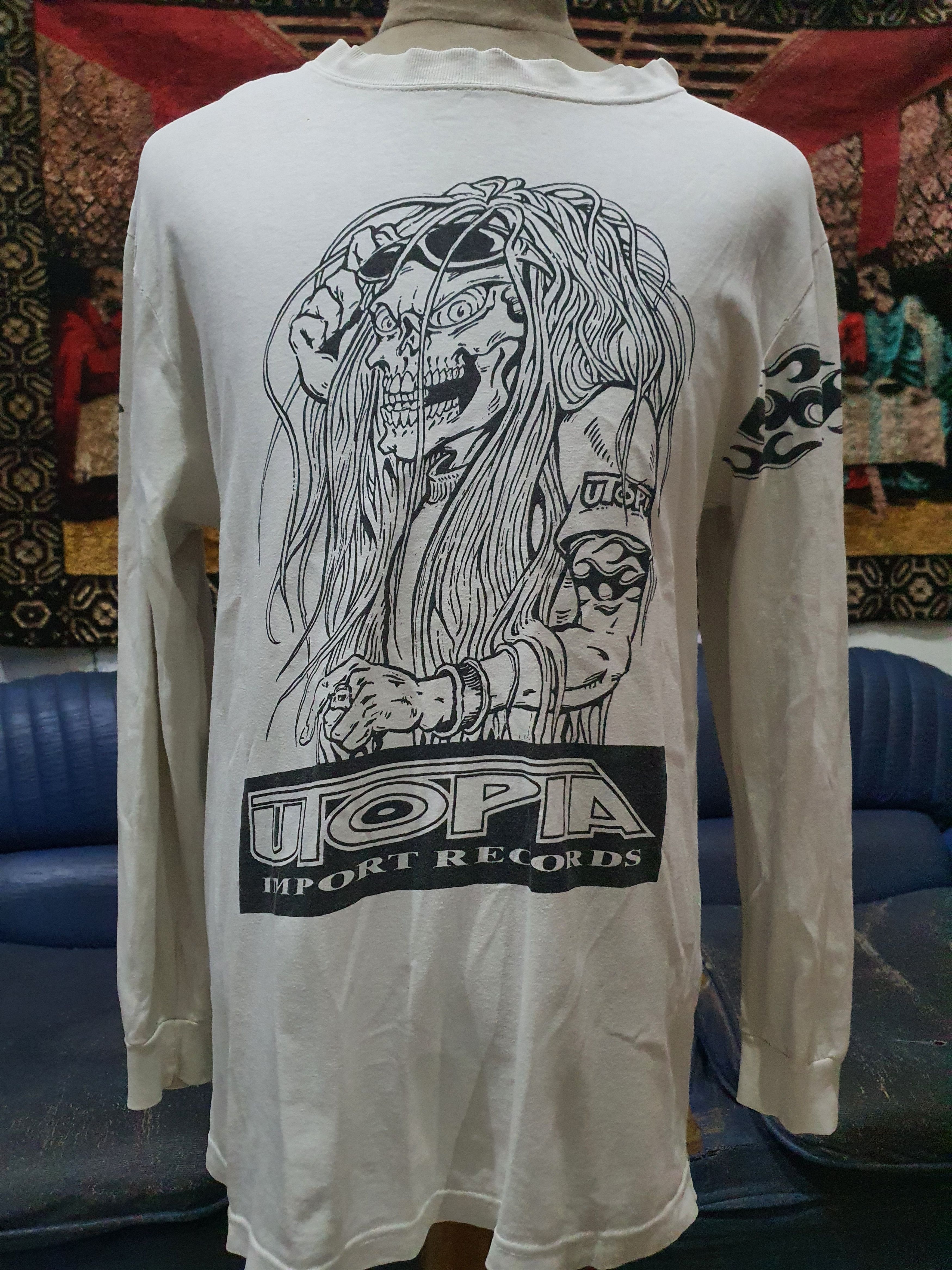Band Tees Resize 90s Utopio import records The home of Heavy metal Size US M / EU 48-50 / 2 - 1 Thumbnail