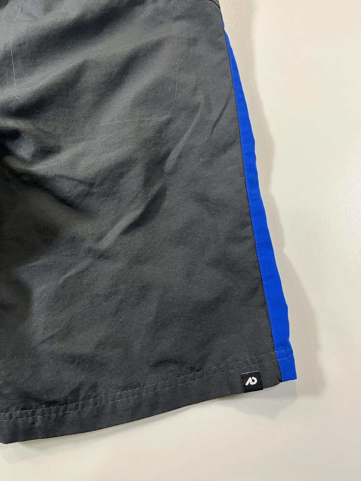Nike Nike Men's Athletic Shorts with Blue Side Panels Size US 30 / EU 46 - 6 Thumbnail