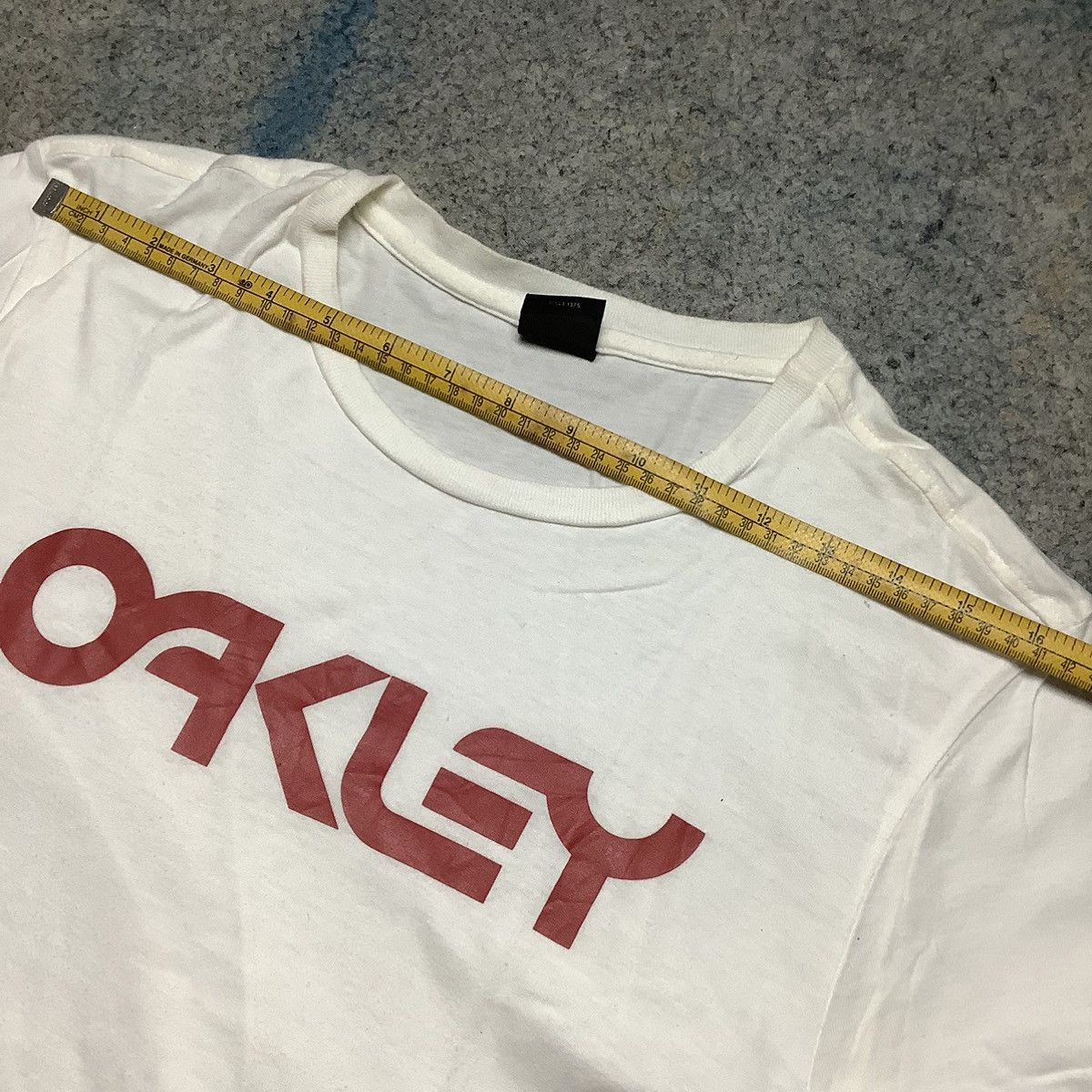 Oakley × Vintage Vintage Oakley Logo T-Shirt Size US S / EU 44-46 / 1 - 10 Thumbnail