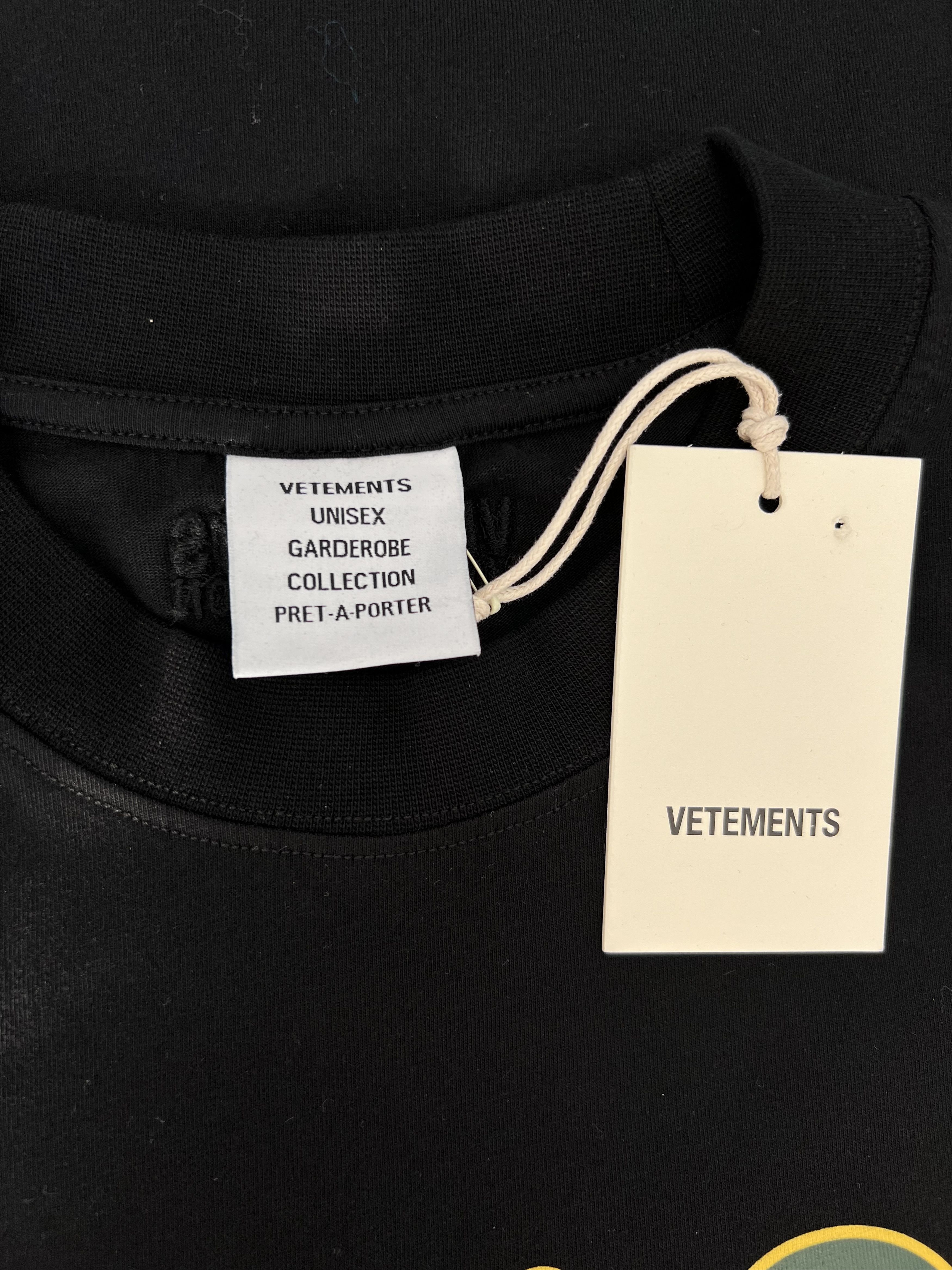 Vetements VETEMENTS Money Can't Make Me Happy Tee in Black Size US L / EU 52-54 / 3 - 7 Thumbnail