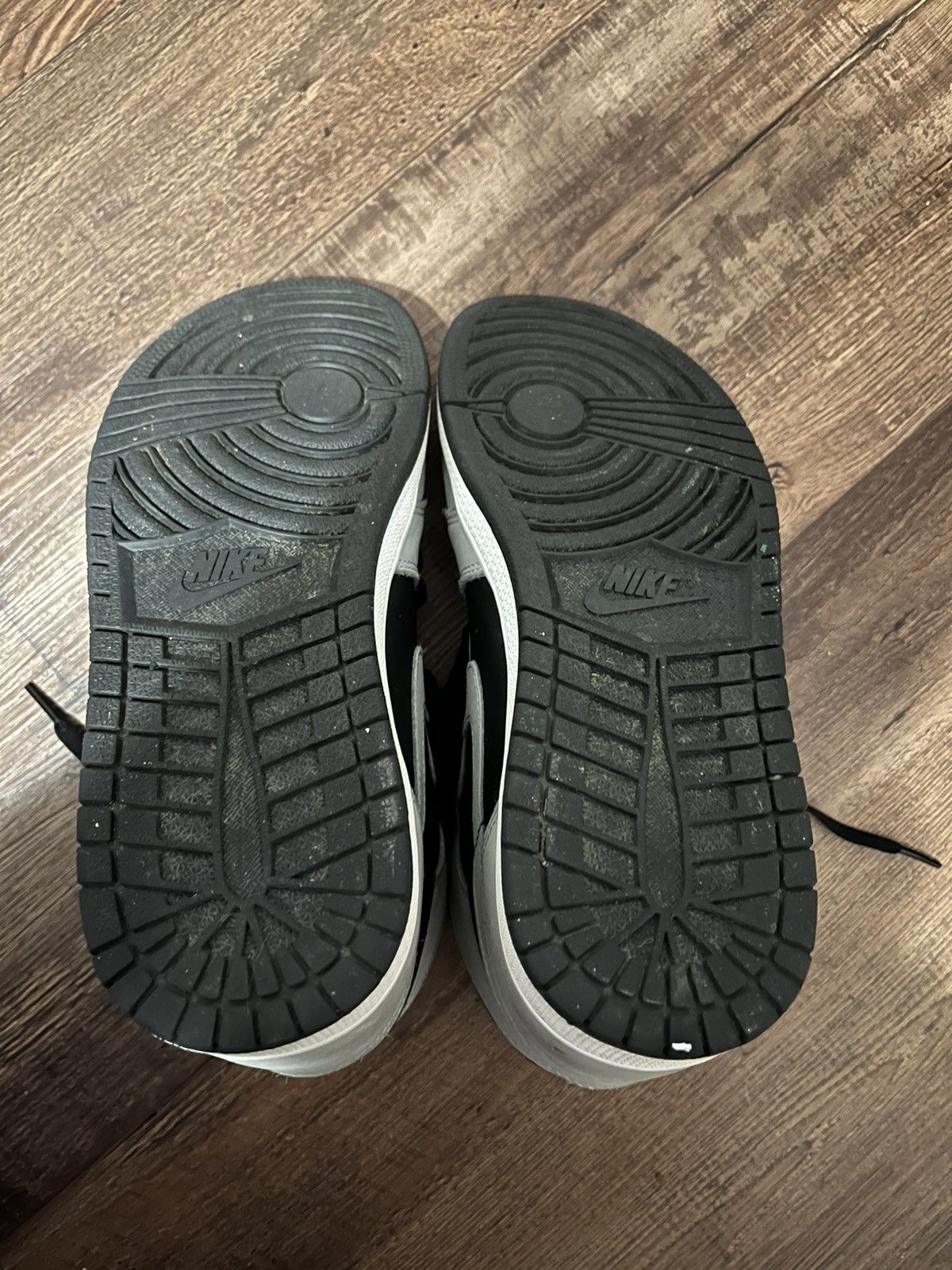 Jordan Brand Jordan 1 Retro Shadow Greys Size US 9 / EU 42 - 4 Thumbnail