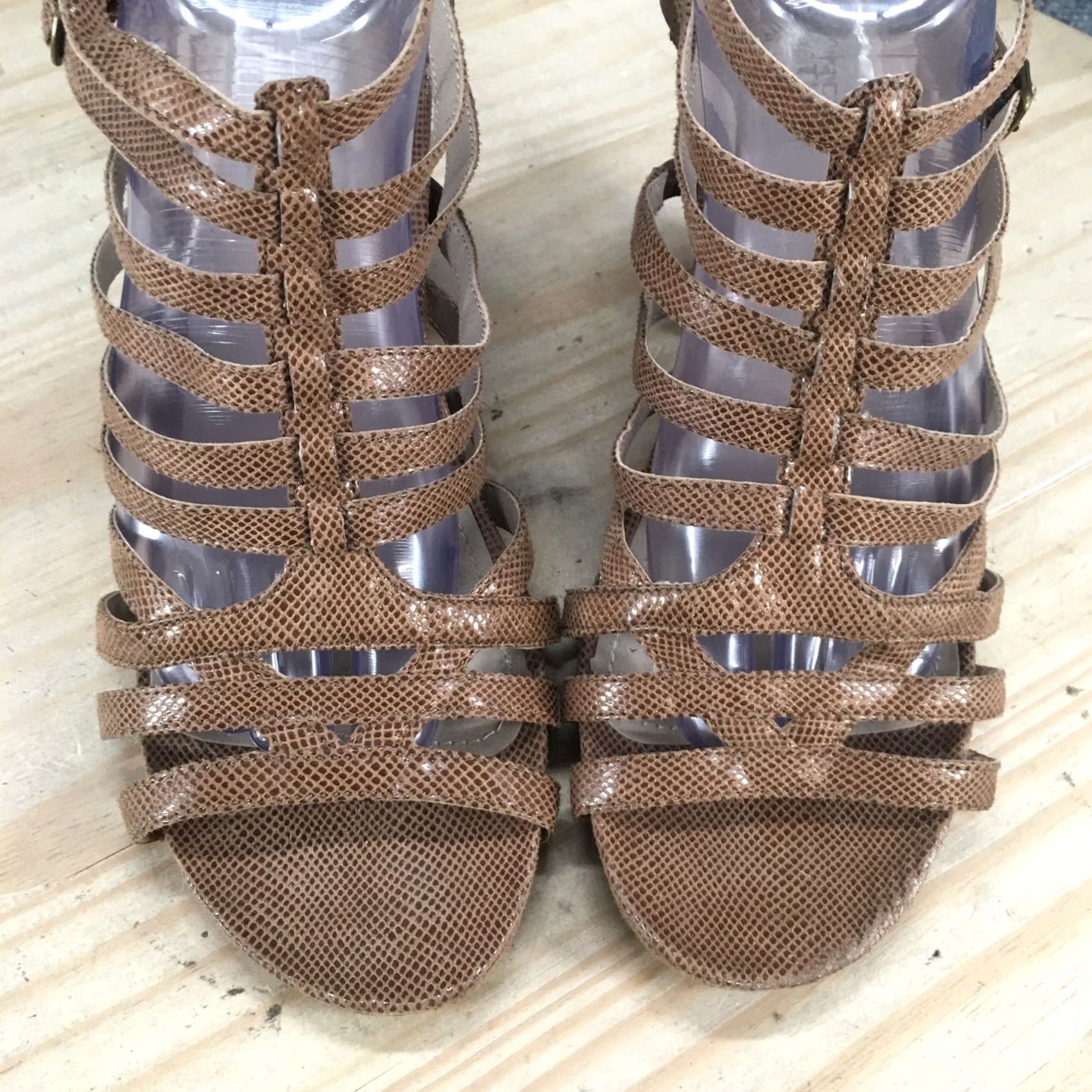 Kenneth Cole Kenneth Cole Reaction Sandal Womens 10M Brown Tropical Vine Strappy Snakeskin Shoes Size US 10 / IT 40 - 6 Thumbnail