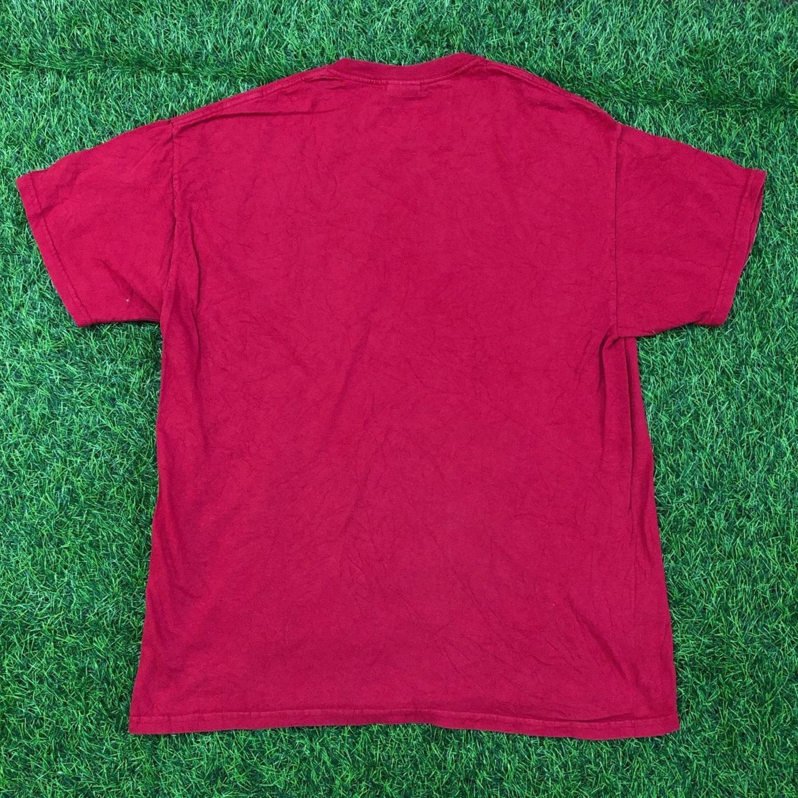 Gildan Men’s Maroon ‘Redfield Rocks’ Graphic Tee Size US L / EU 52-54 / 3 - 2 Thumbnail