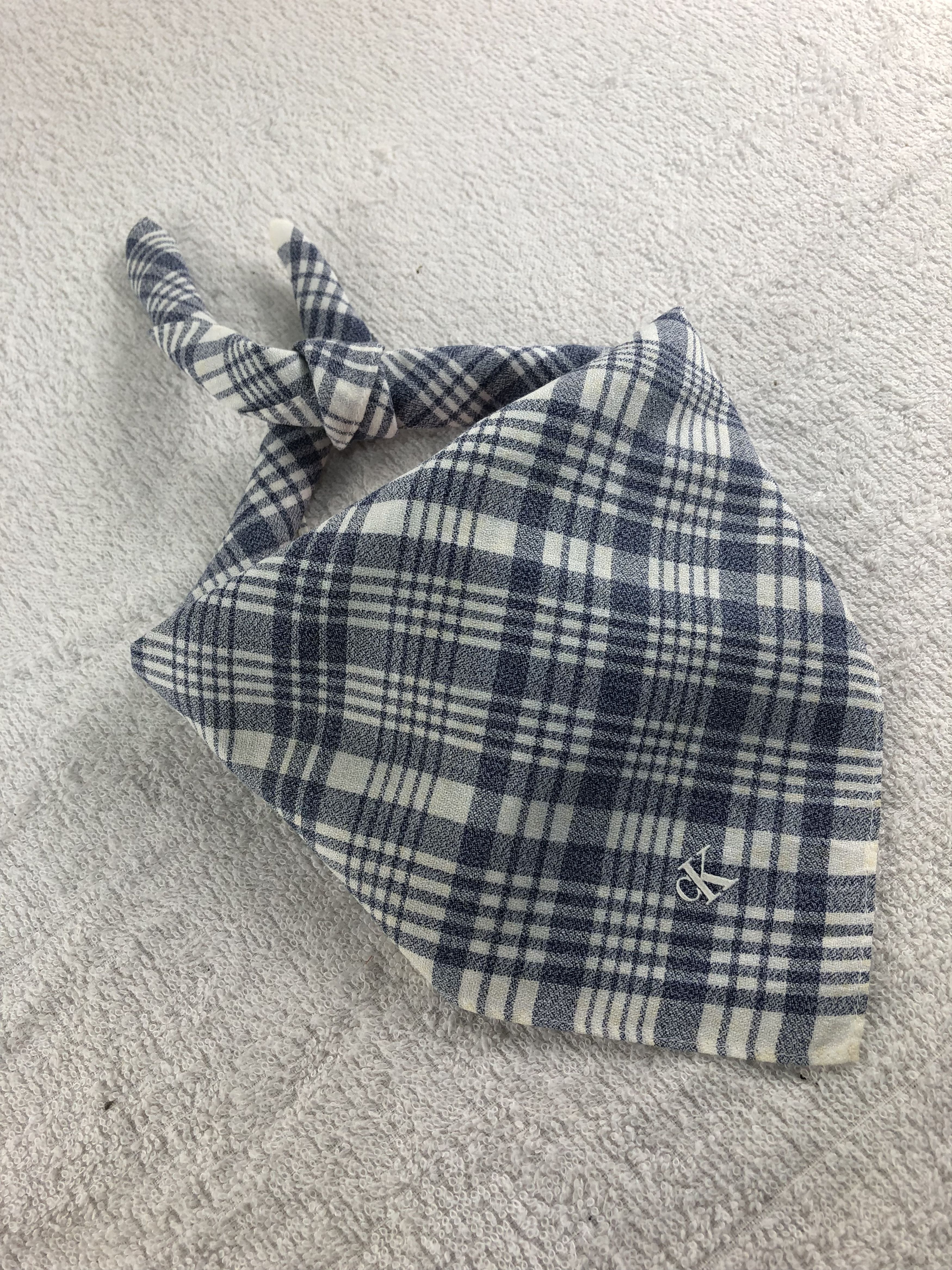 Calvin Klein Calvin Klein Handkerchief / Bandana / Neckerchief C195 Size ONE SIZE - 1 Thumbnail