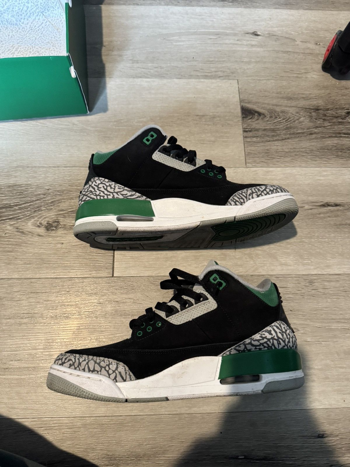 Jordan Brand Jordan 3 Pine Green Size US 9.5 / EU 42-43 - 4 Thumbnail