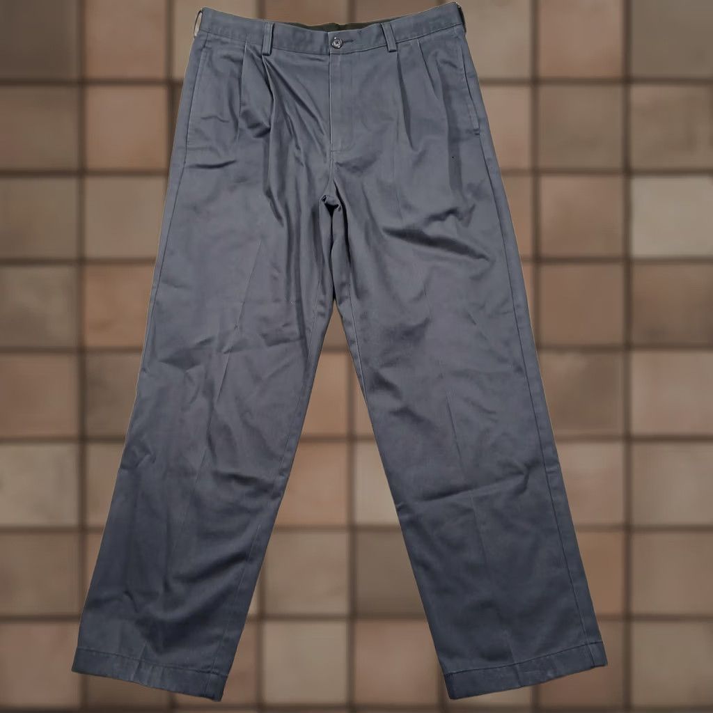 Vintage LL Bean Pants Mens 33x29 Gray Classic Fit Pleated Front 100% Cotton Casual Size US 33 - 1 Thumbnail