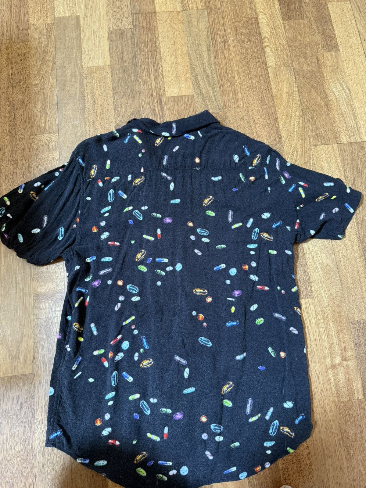 Supreme Supreme 2017 Pills Rayon Button Up Shirt Size US M / EU 48-50 / 2 - 6 Thumbnail