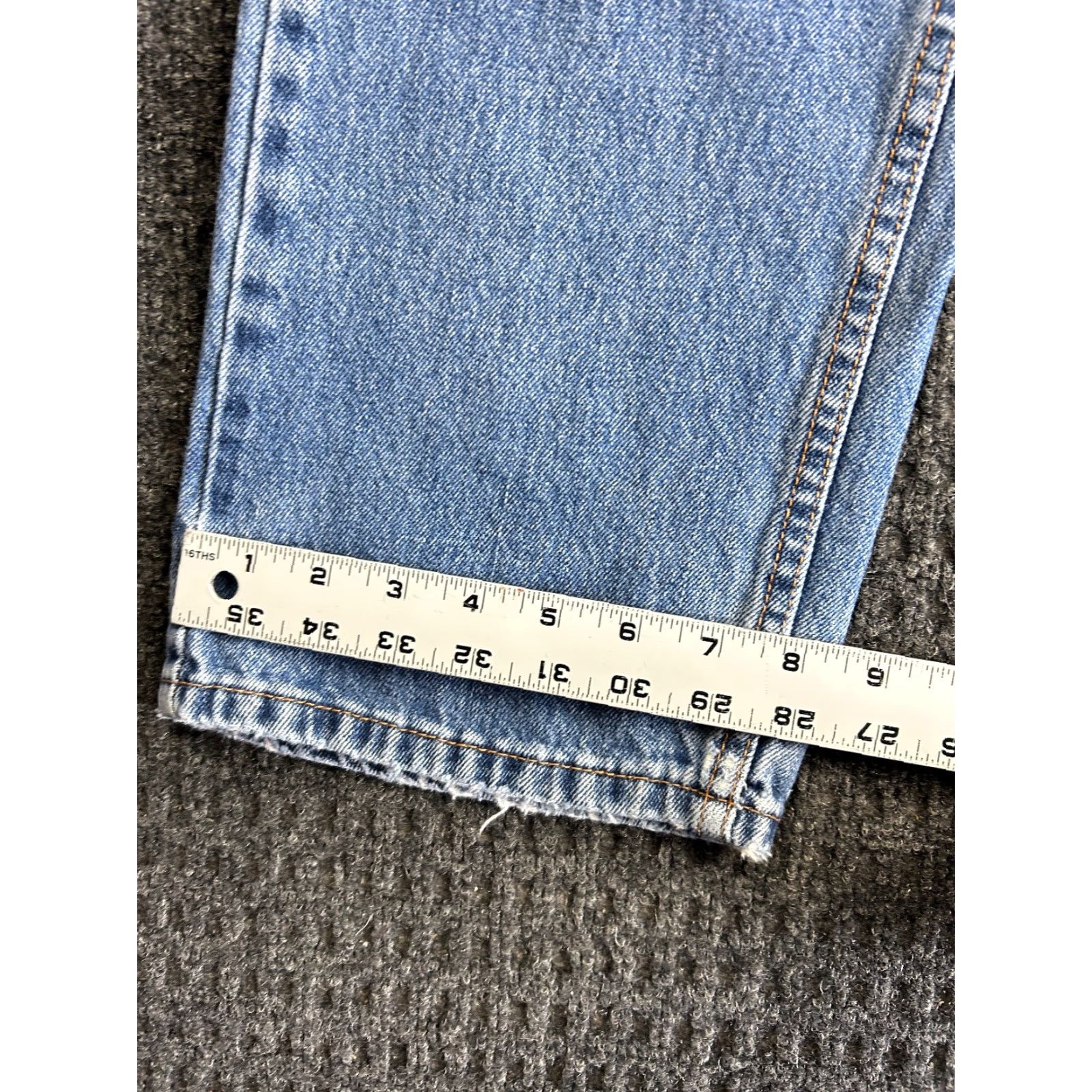Levi's VINTAGE Levi’s 505 Jeans Straight Regular Fit 34 x 32 Light Blue Denim Distressed Work 80s 90s USA Mens Size US 34 / EU 50 - 7 Thumbnail