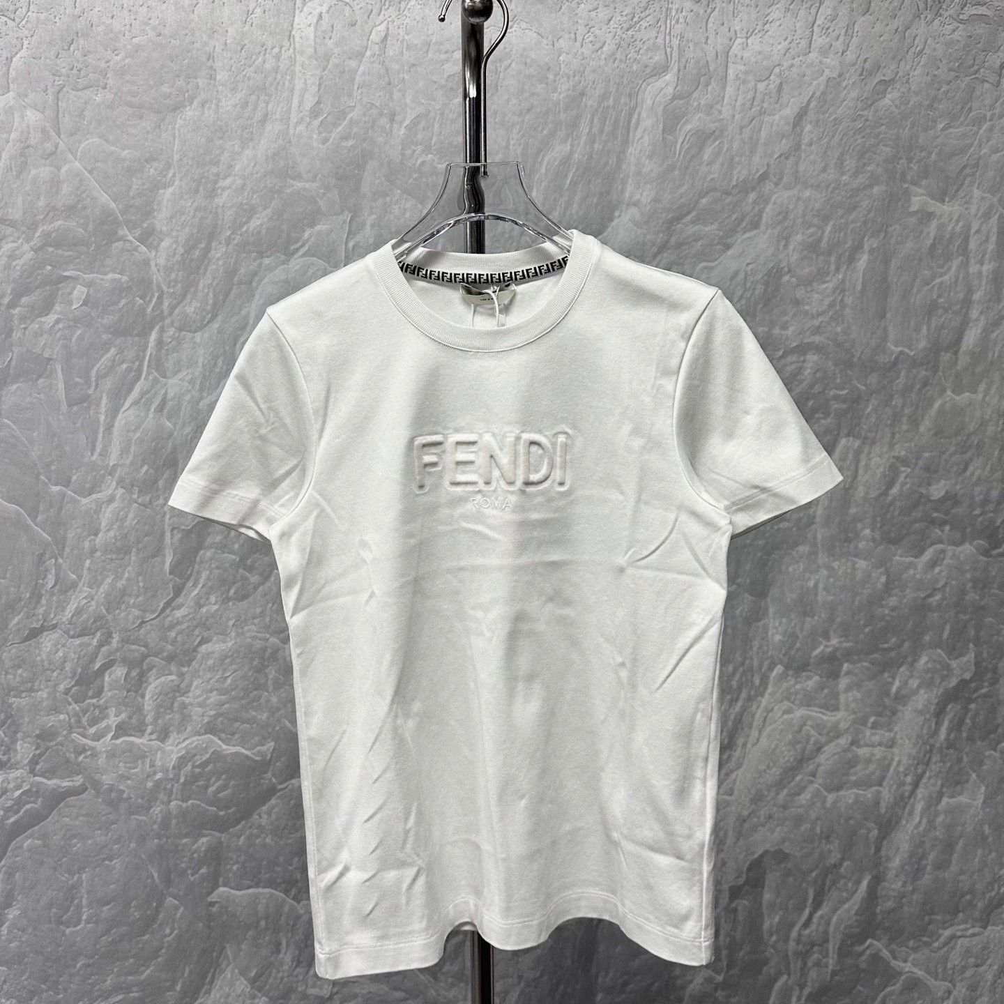 Fendi white fendi embossed logo short sleeve shirt Size US XS / EU 42 / 0 - 1 Thumbnail