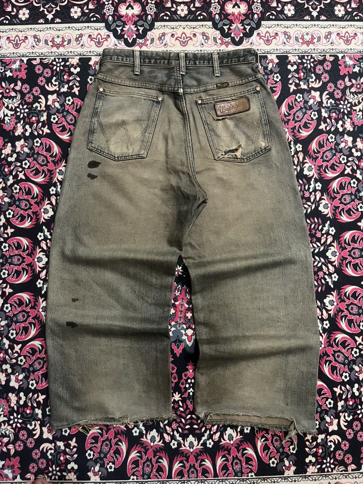 JNCO ⚡️Ripped⚡️Vintage Wrangler Distressed Stain Mud Washed Jorts Size US 30 / EU 46 - 2 Thumbnail