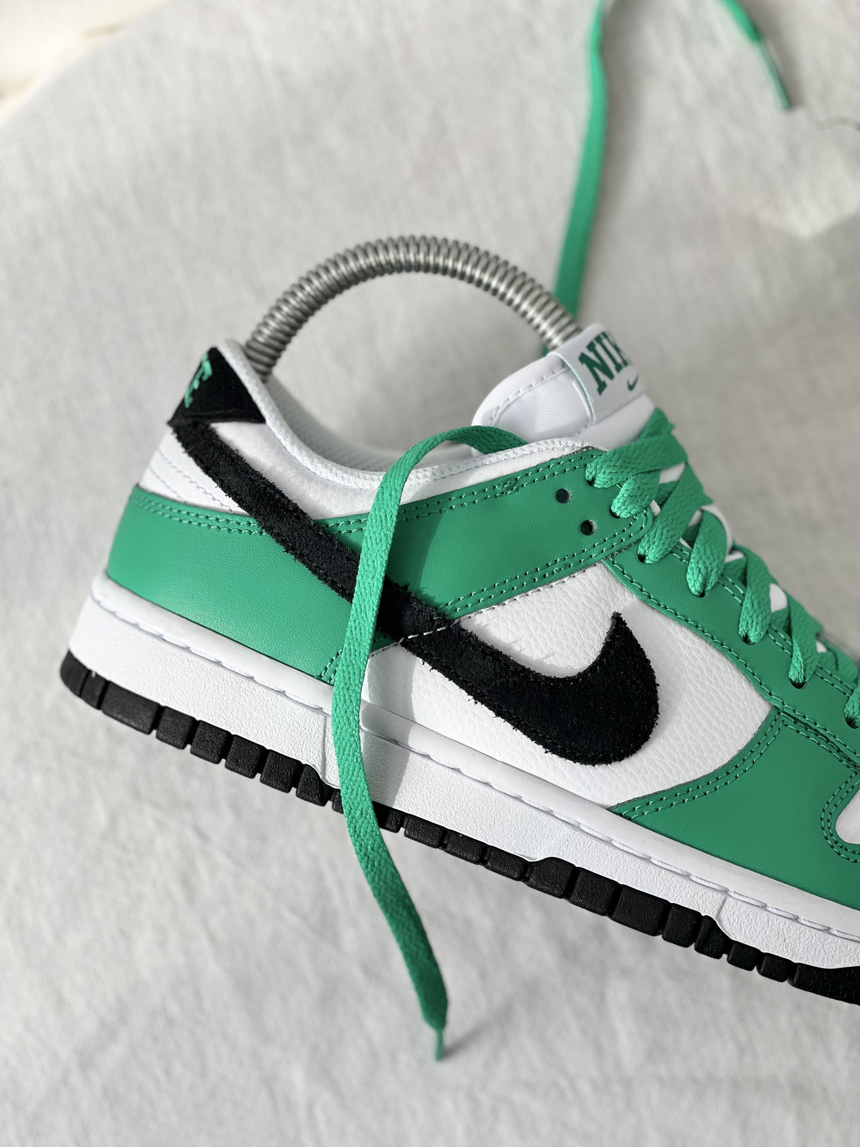 Nike Nike Dunk Low `Green/White` Size US 7.5 / IT 37.5 - 2 Thumbnail