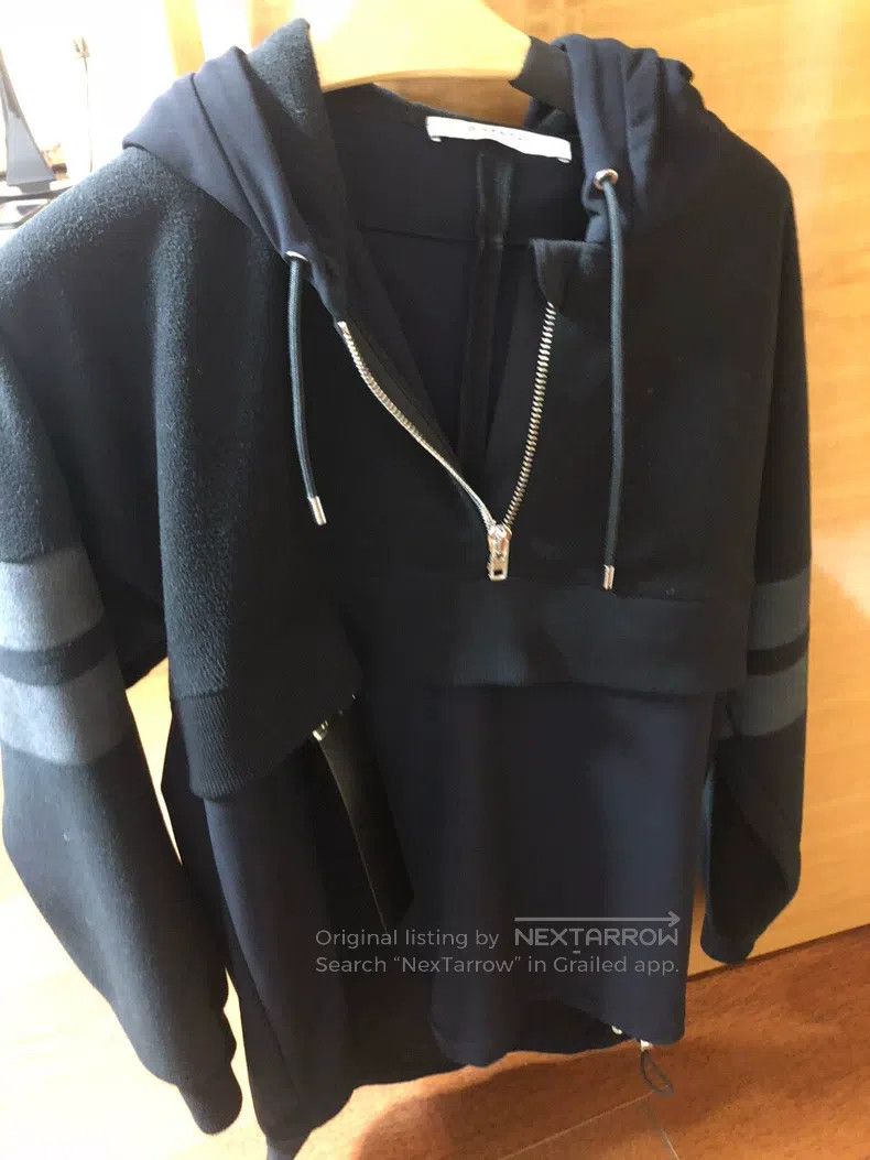 Givenchy Givenchy Men's black hooded sweatshirt - fashion model Size US XS / EU 42 / 0 - 1 Thumbnail