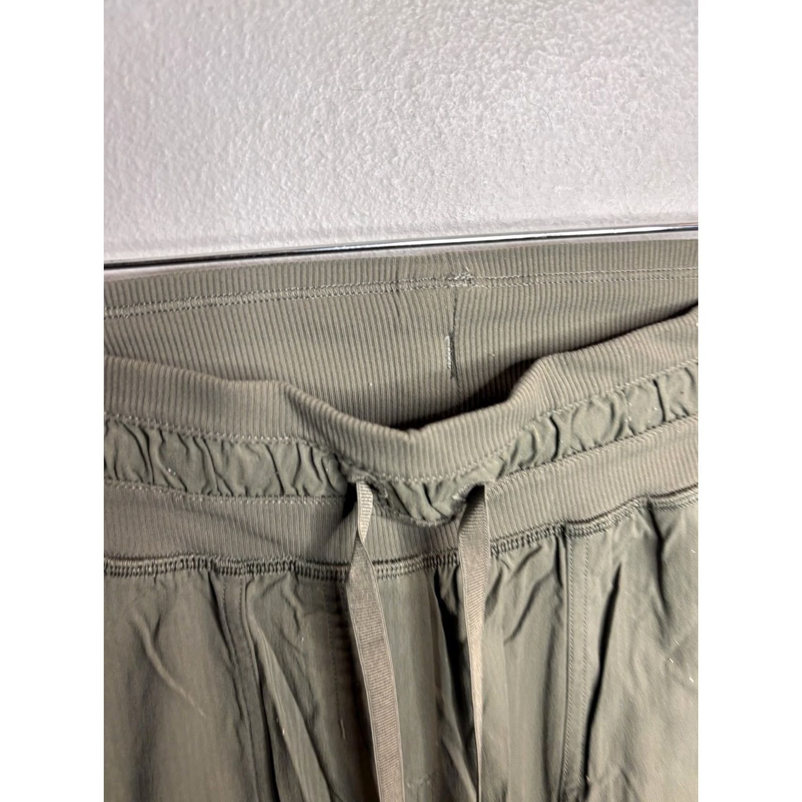 Lululemon Lululemon Pants Mens Medium Jogger Drawstring Waist Lightweight Yoga Athletic Olive Green Size 32" / US 10 / IT 46 - 3 Thumbnail
