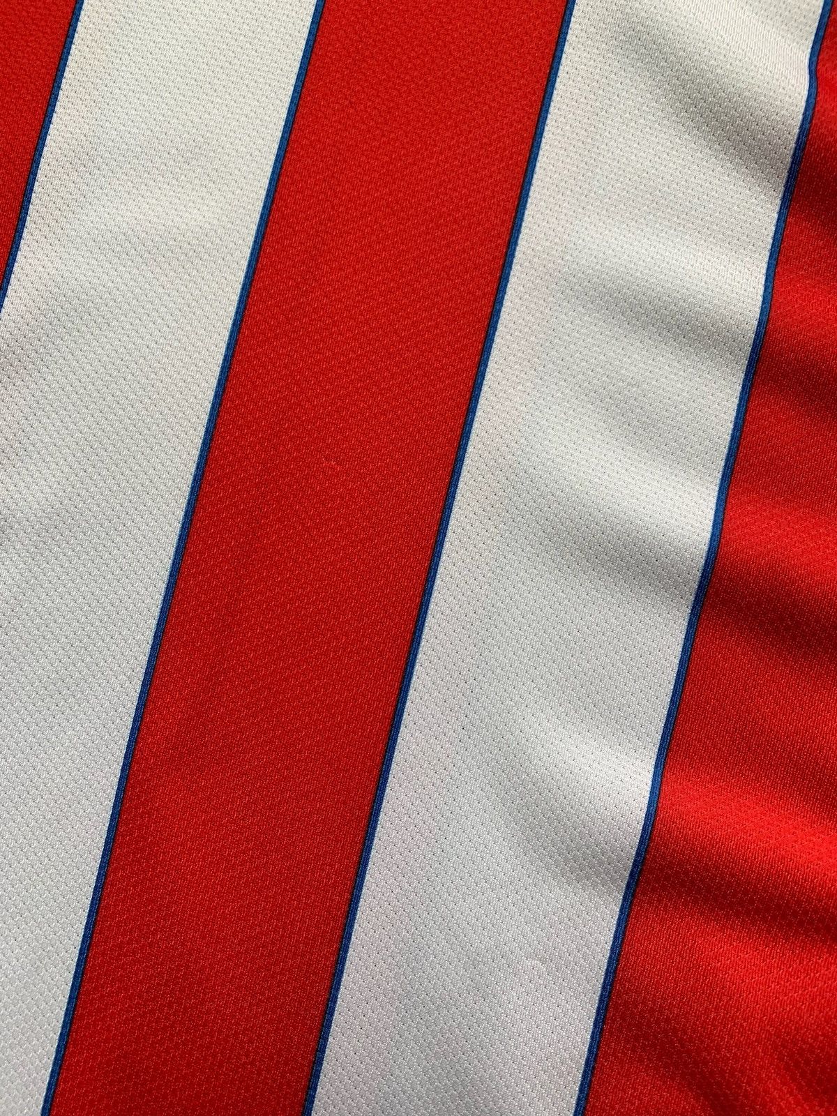 Nike × Vintage Vintage Nike Atletico Madrid soccer jersey size Xs logo Size US XS / EU 42 / 0 - 3 Thumbnail