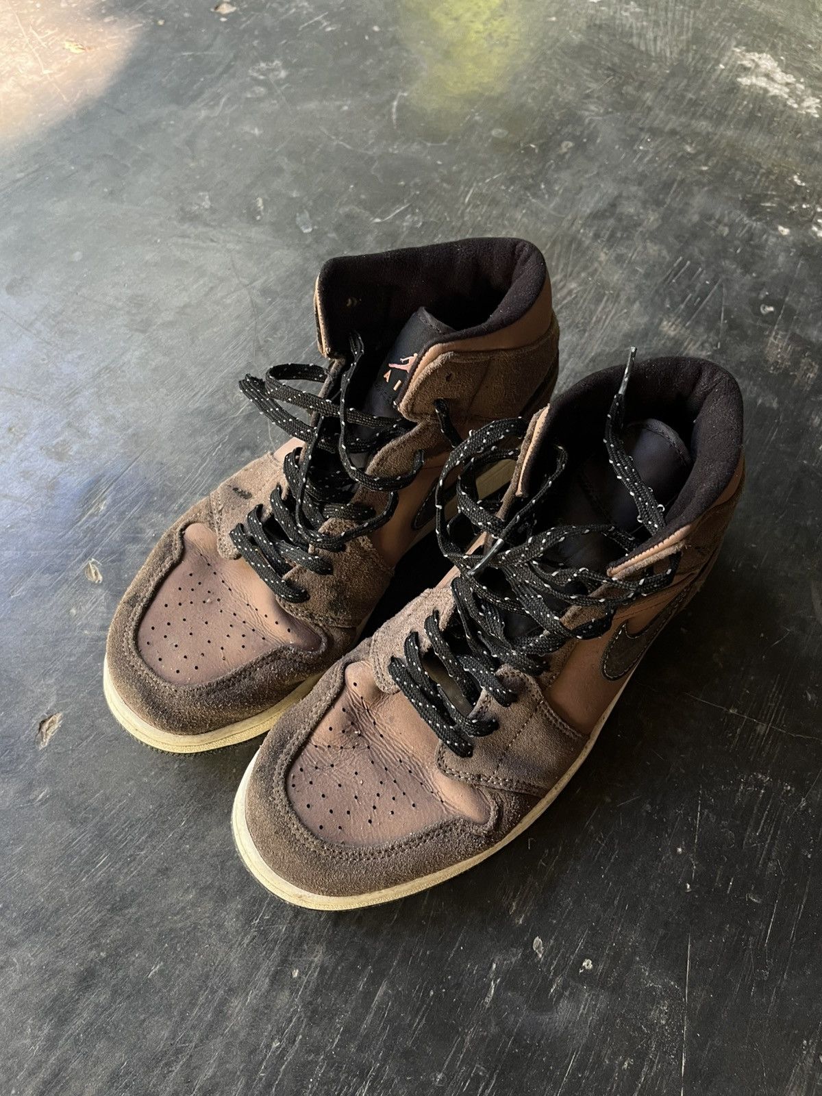Jordan Brand Nike Air Jordan 1 Mid SE Dark Chocolate Size US 8 / EU 41 - 4 Thumbnail