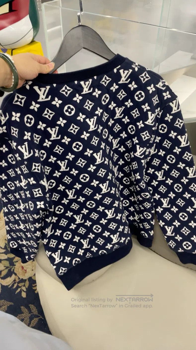 Louis Vuitton Louis Vuitton Navy Blue Full Print Embossed Sweatshirt Size US XS / EU 42 / 0 - 2 Thumbnail