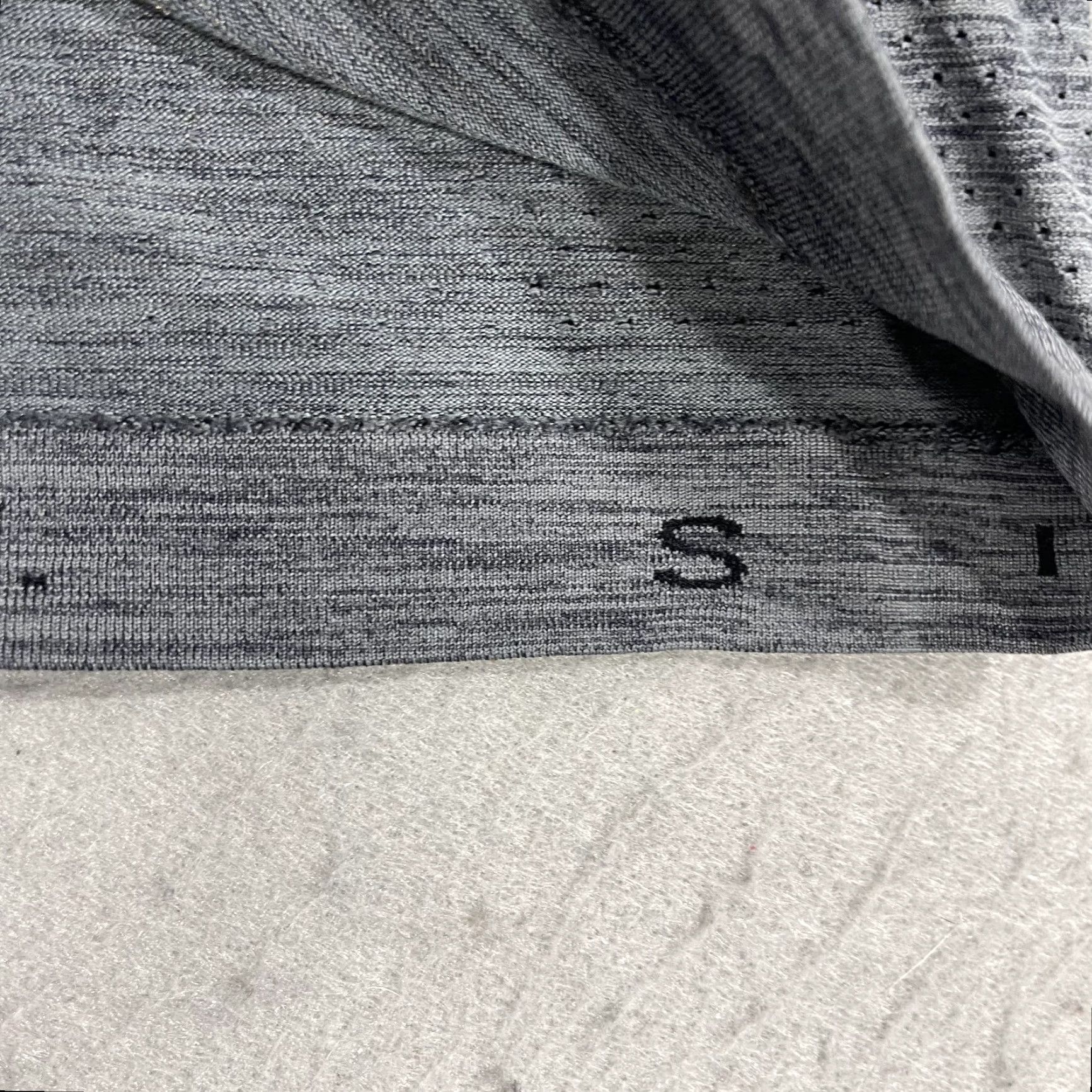 Lululemon Lululemon Shirt Mens S Gray Short Sleeve Metal Vent Tech Workout Logo Size US S / EU 44-46 / 1 - 3 Thumbnail