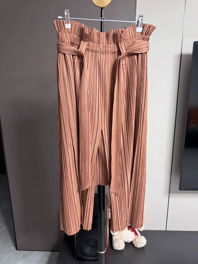 Issey Miyake Issey Miyake size:4 Caramel-colored wide-leg pants with a Size 22" - 1 Thumbnail