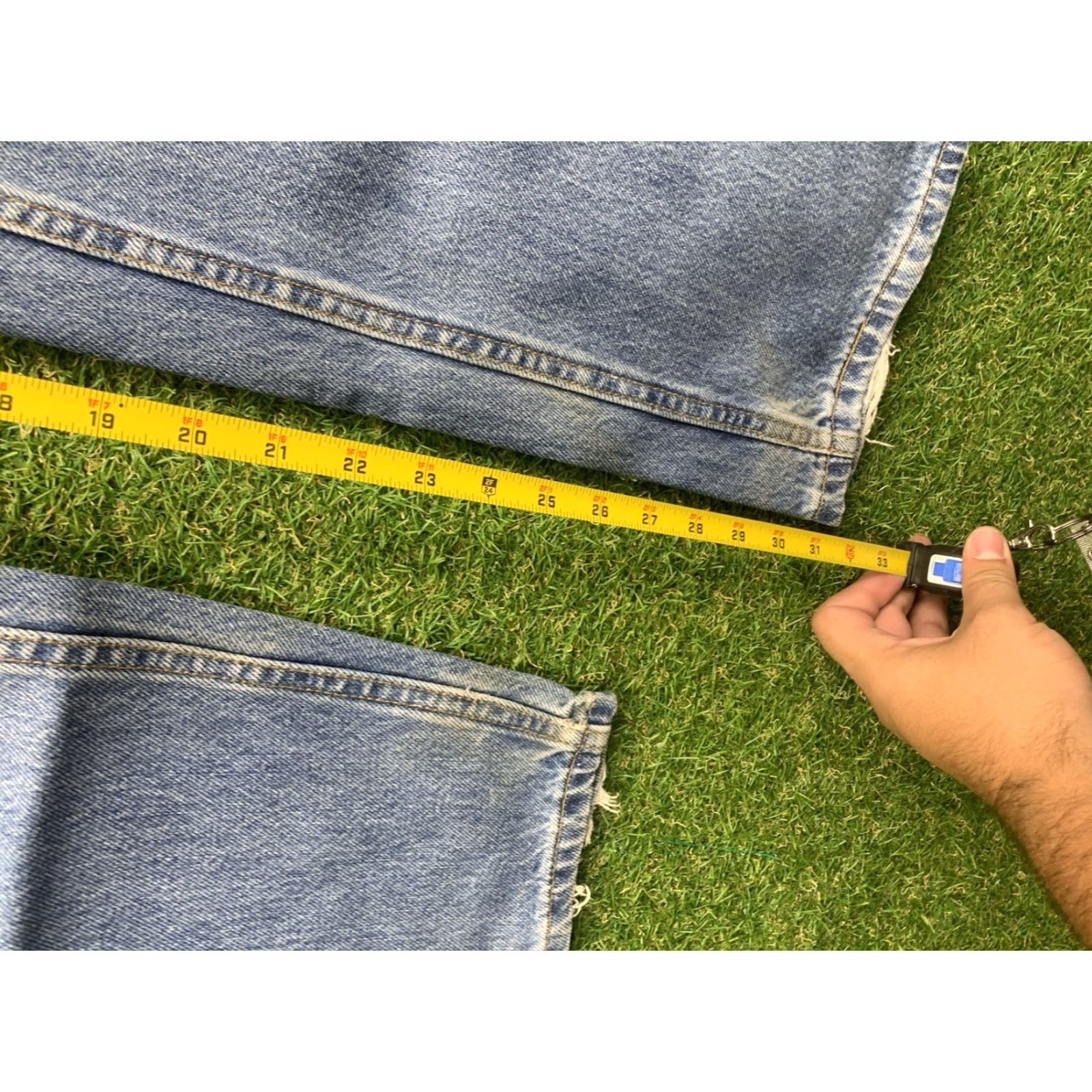 Levi's VINTAGE Levi's 560 Jeans Mens 36x32 Light Wash 90s Work Tapered Size US 36 / EU 52 - 7 Thumbnail