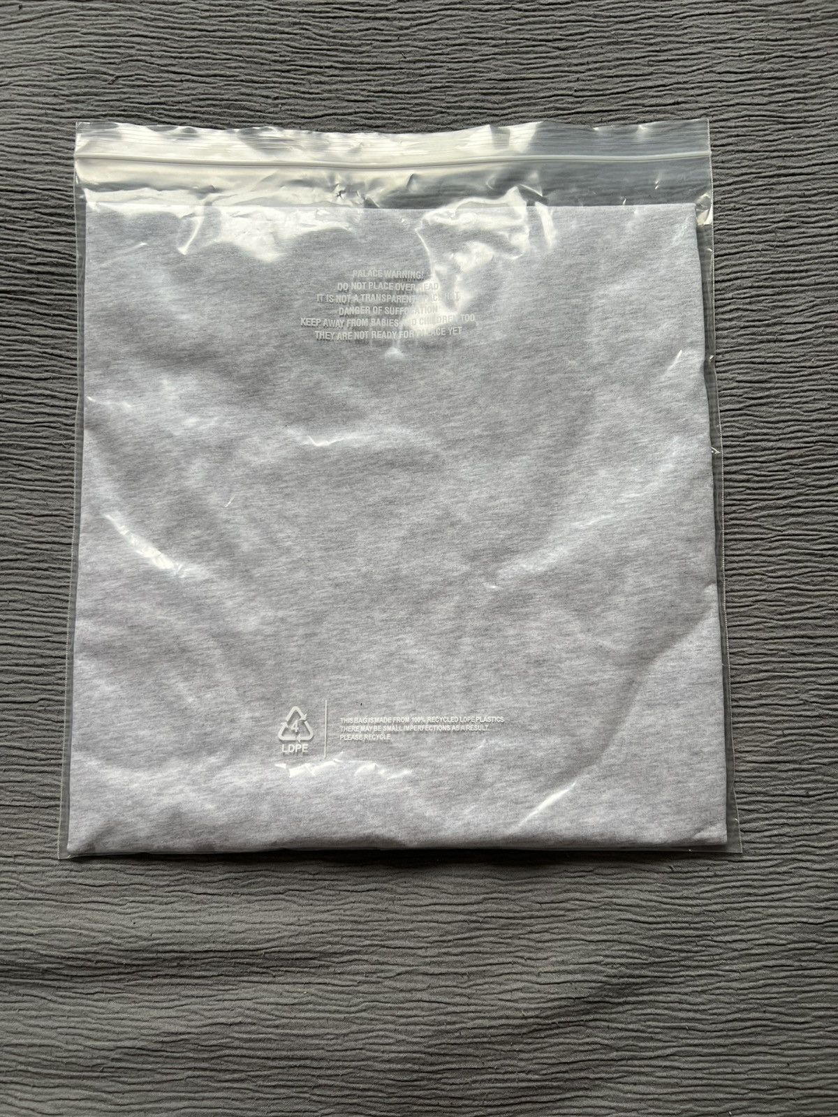 Palace Palace King Tri T Shirt Grey Size Large Size US L / EU 52-54 / 3 - 2 Thumbnail