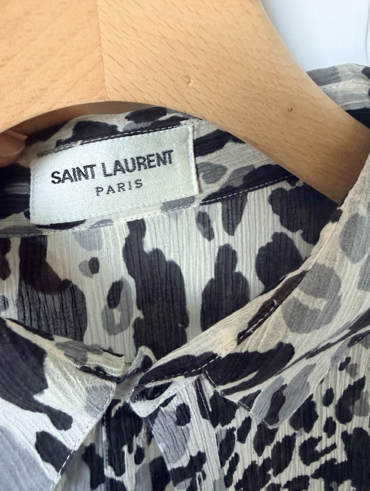 Saint Laurent Paris Snow leopard print crepe shirt size 40 Size US M / EU 48-50 / 2 - 16 Thumbnail