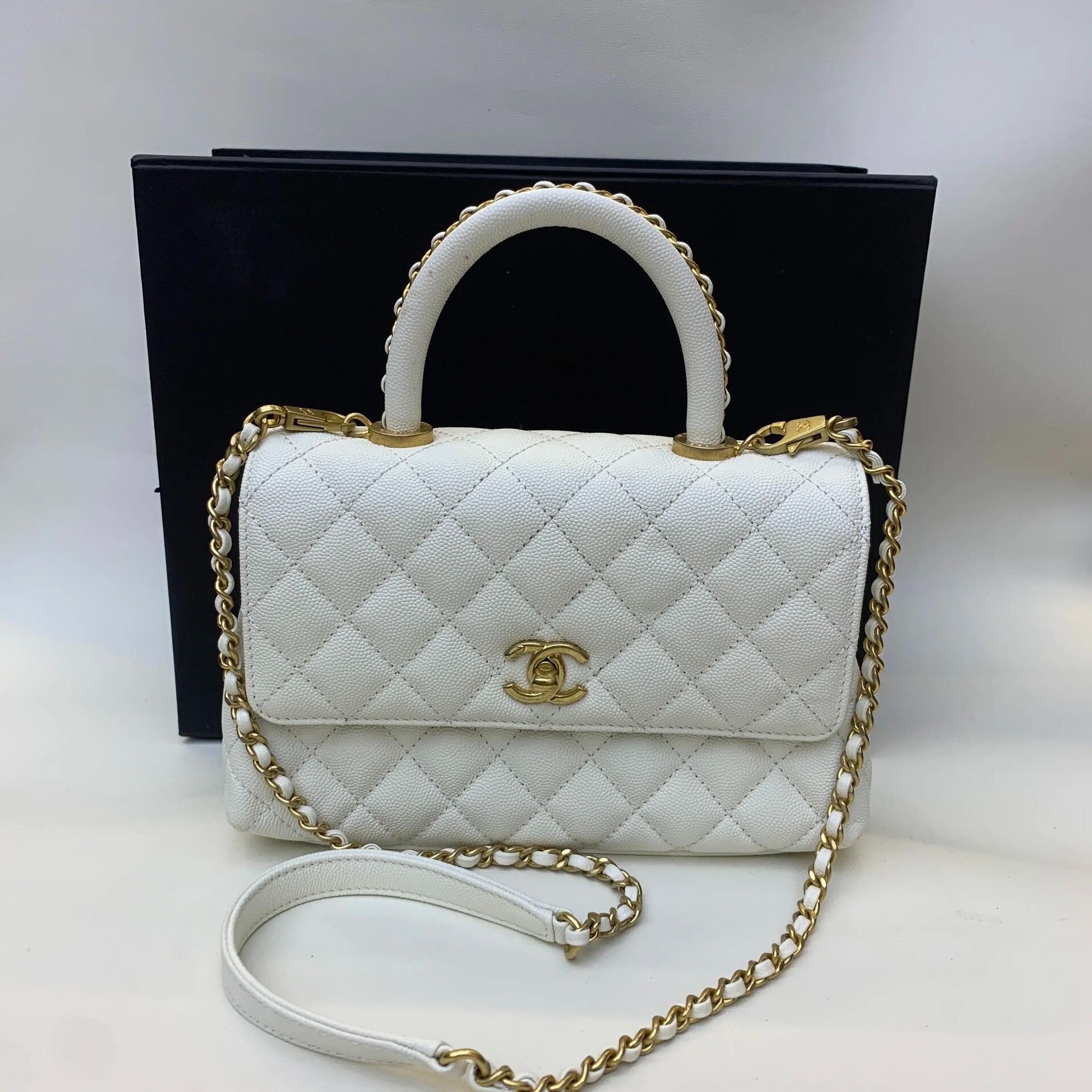 Chanel Pre-loved Bag Very good condition Size ONE SIZE - 1 Thumbnail