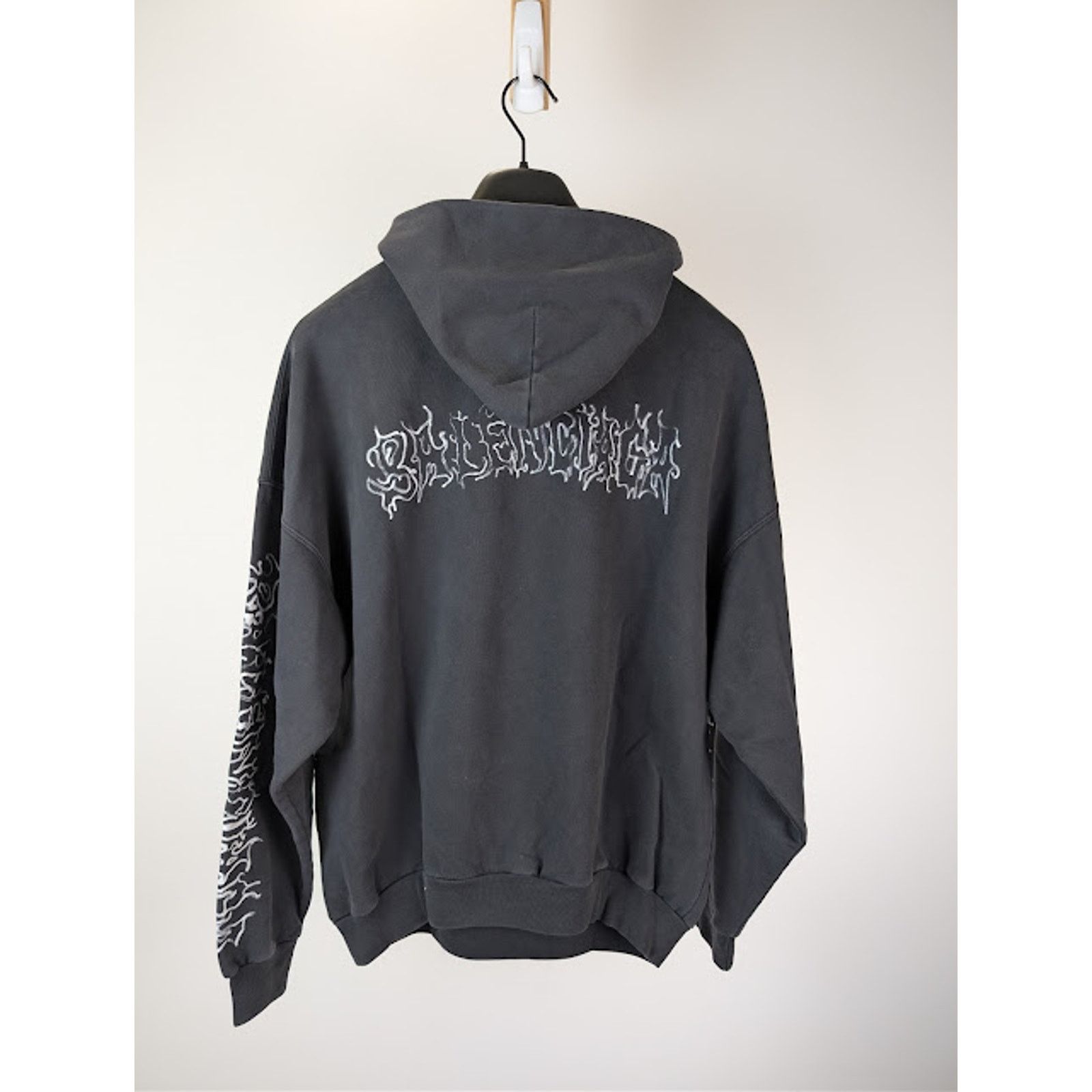 Balenciaga o1rshd1 Q:2 / DIY Metal Outline Large Fit Hoodie Faded Black Size US XL / EU 56 / 4 - 8 Thumbnail