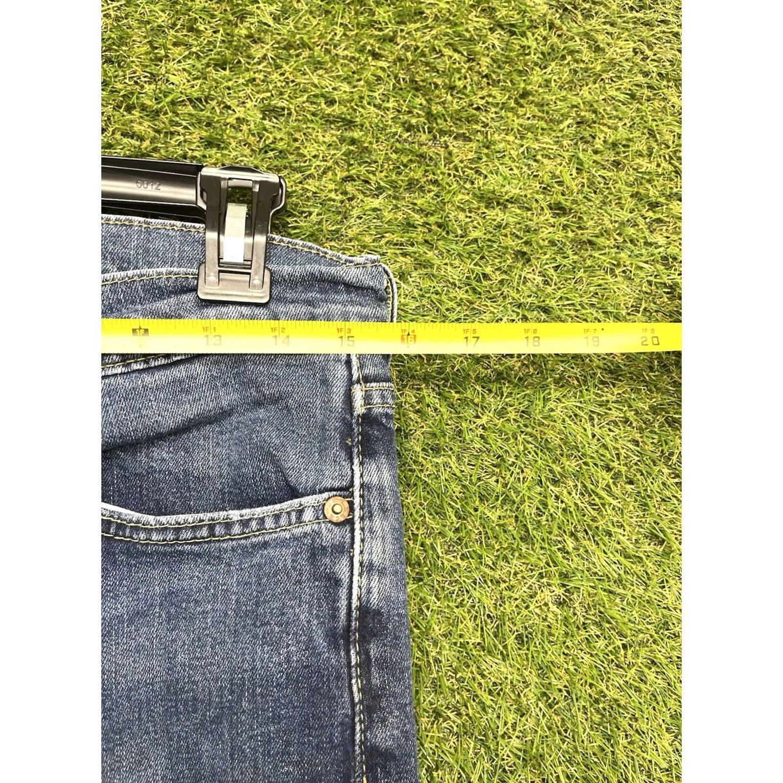 Levi's Levi's 541 Jeans Mens 31x32 Dark Wash Tapered Denim 5-Pocket USA 90s Streetwear Logo Mens Size US 31 - 6 Thumbnail