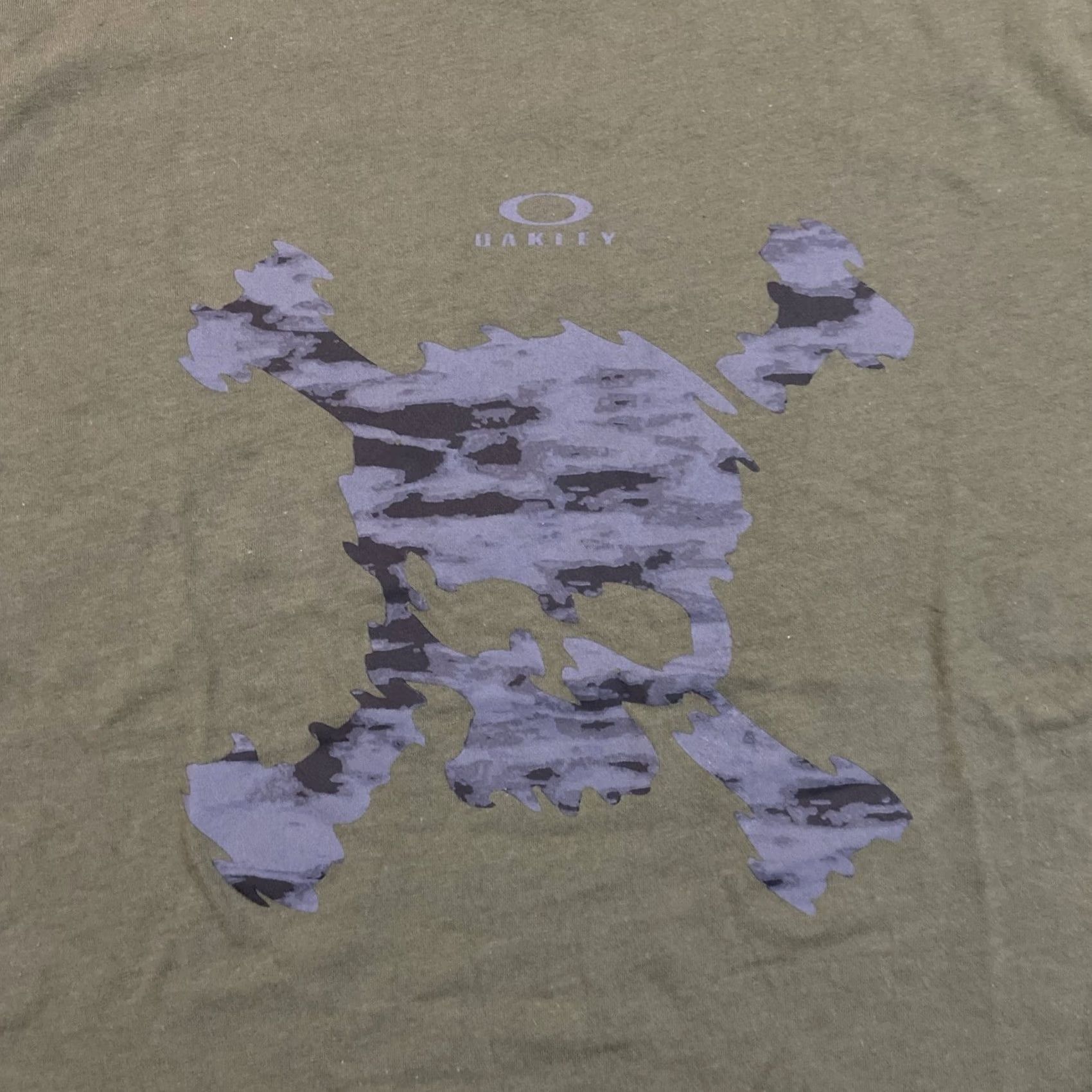 Oakley VINTAGE Oakley Shirt Mens Small Green Camo Skull Logo Retro Y2K Tshirt Crewneck Short Sleeve Size US S / EU 44-46 / 1 - 2 Thumbnail
