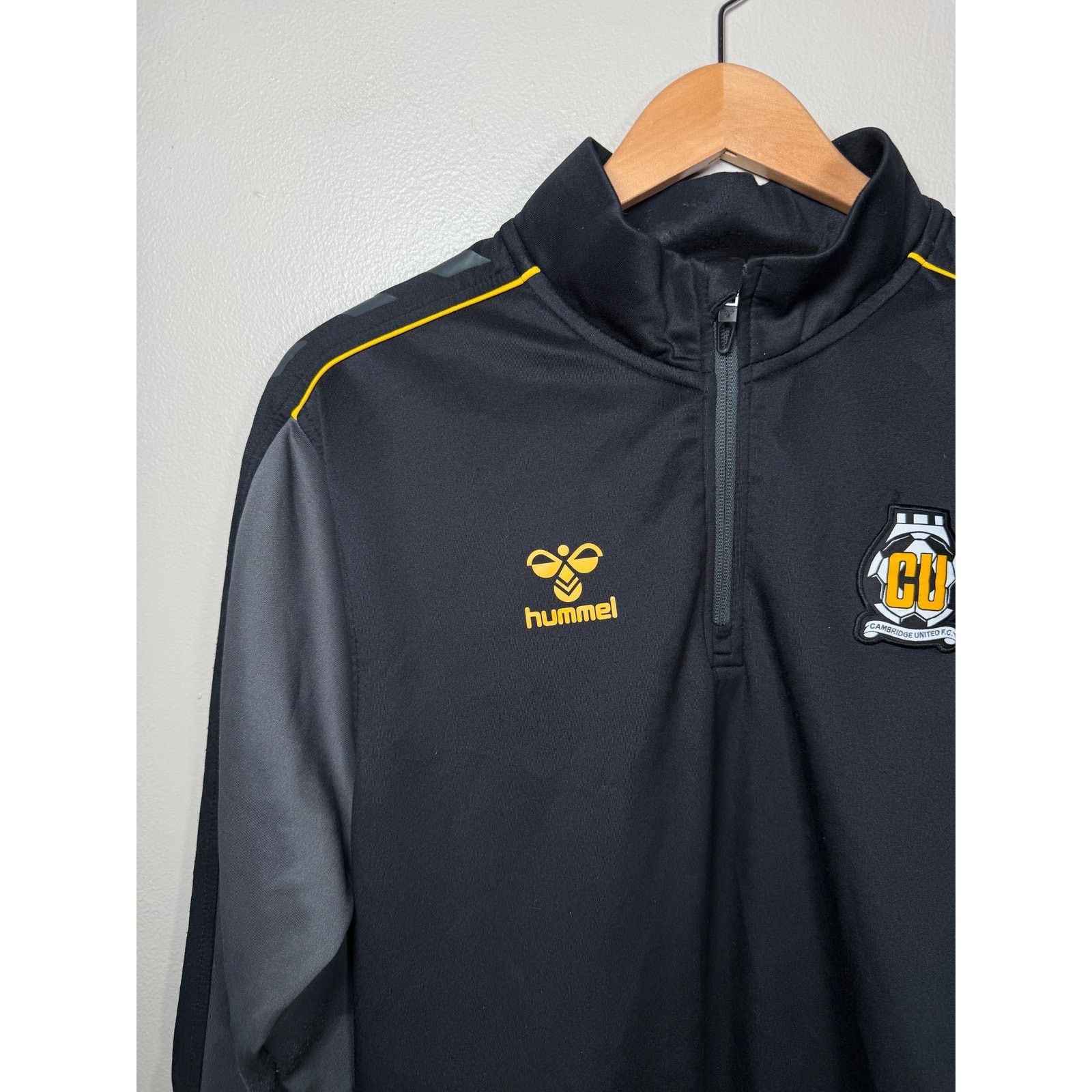 Hummel Cambridge United Hummel training top 1/4 zip shirt size S Size US S / EU 44-46 / 1 - 4 Thumbnail