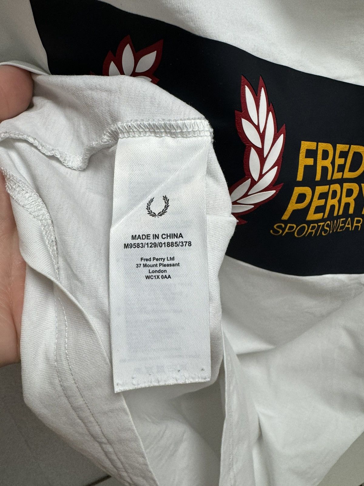 Fred Perry Fred Perry big logo white t-shirt L sz Size US L / EU 52-54 / 3 - 8 Thumbnail