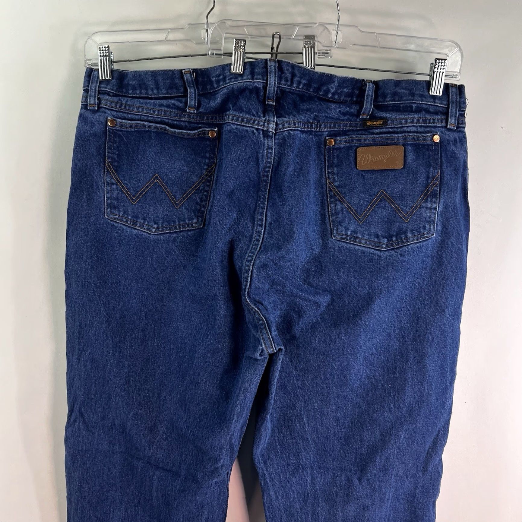 Wrangler VINTAGE Wrangler Jeans Men's Size 46 Blue Denim Straight Leg Relaxed Fit 90s Casual Size US 30 / EU 46 - 5 Thumbnail