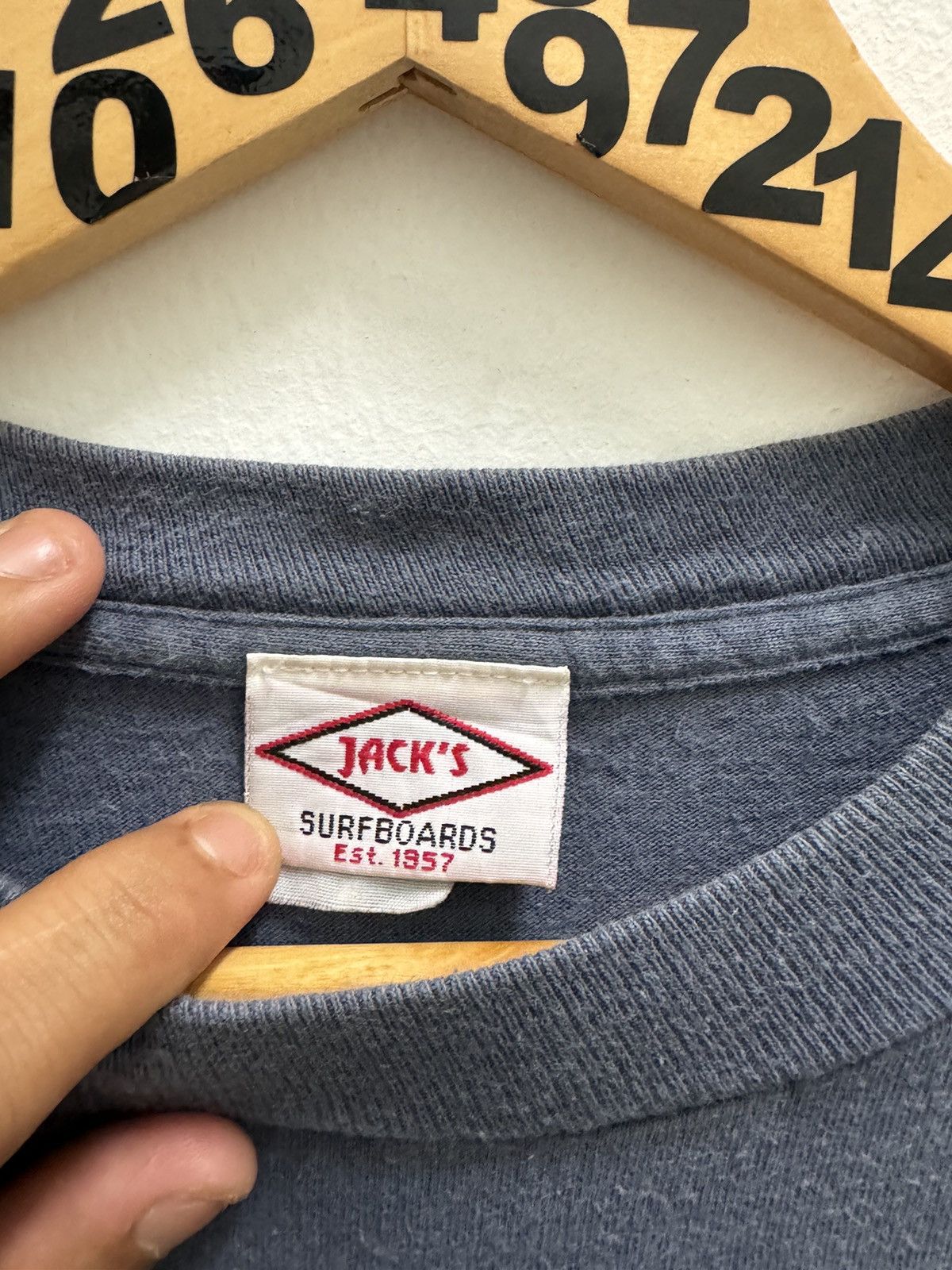 Vintage VINTAGE 90's JACK'S CENTRE LOGO SURFBOARDS SURFING TEE Size US L / EU 52-54 / 3 - 6 Thumbnail