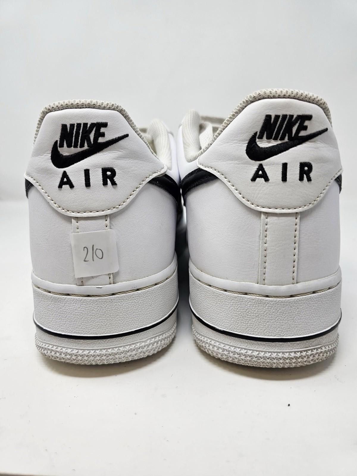 Nike Nike Air Force White sz 12 Athletic Shoes Sneakers Trainers Size US 12 / EU 45 - 8 Thumbnail