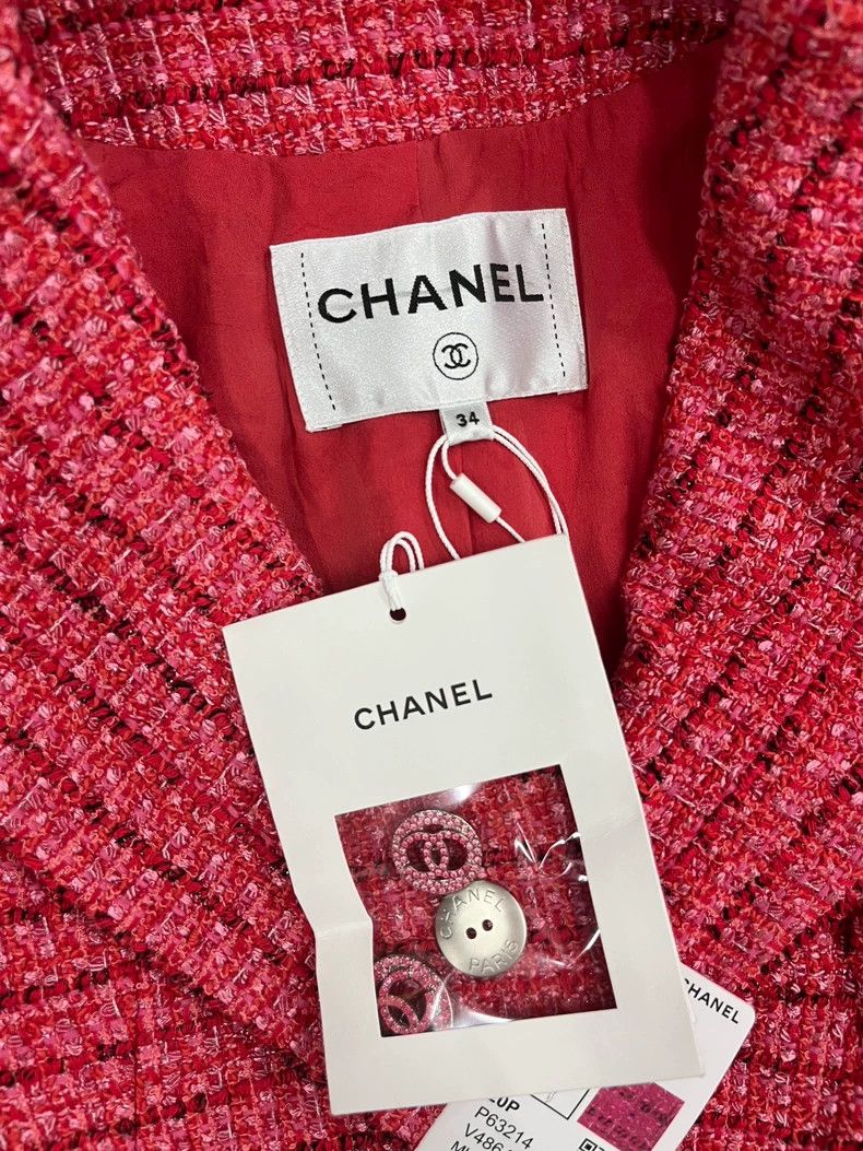 Chanel Chanel Watermelon red diamond buckle tweed knitting coat Size XXS / US 00 / IT 34 - 4 Thumbnail
