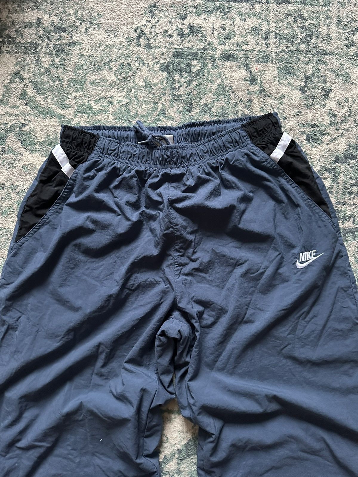 Nike VINTAGE NIKE SWOOSH TN NYLON TRACK PANTS Y2K L Size US 34 / EU 50 - 4 Thumbnail