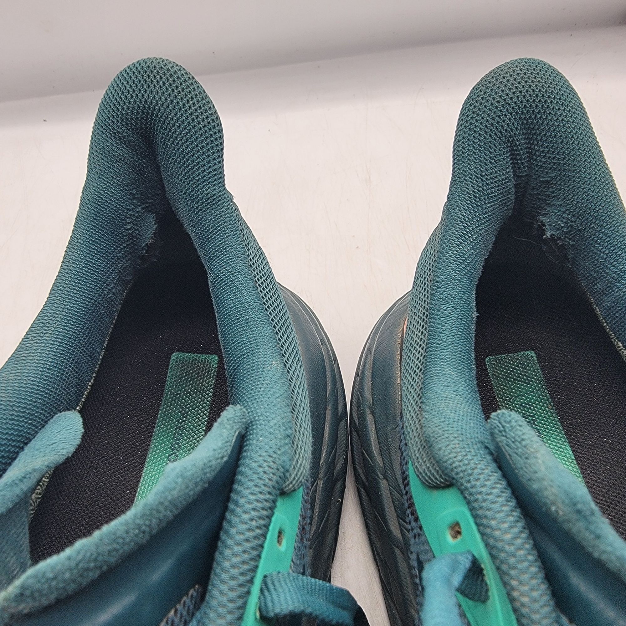 Hoka Hoka One One Speedgoat 5 GTX Womens 10 B Green Running Shoes Size US 10 / IT 40 - 7 Thumbnail