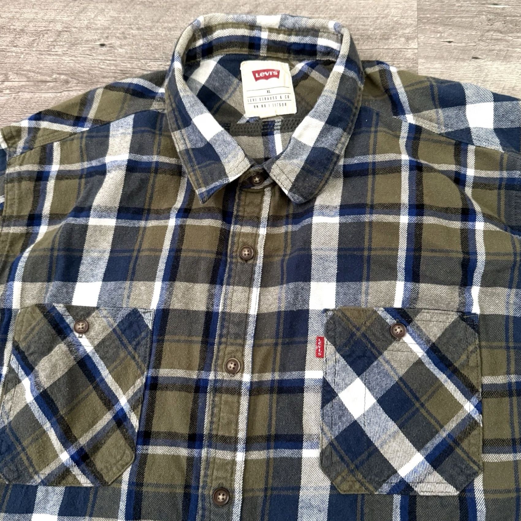 Levi's Levi’s Flannel Shirt Mens XL Plaid Button Up 100% Cotton Pockets Beige Slim Fit? No—Regular Fit. Size US XL / EU 56 / 4 - 7 Thumbnail