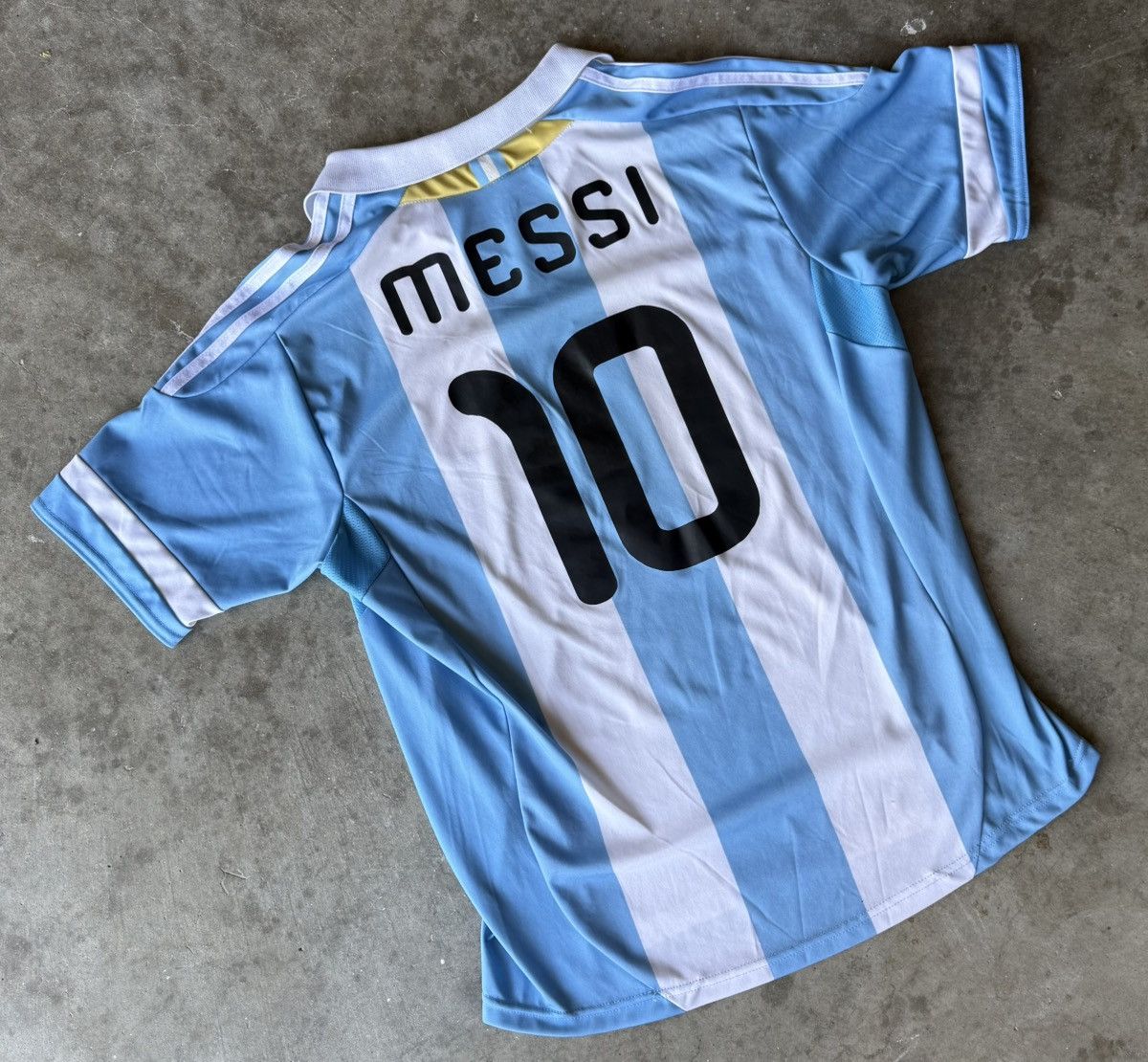 Adidas × Vintage Argentina Soccer Jersey Size Medium #10 MESSI Size US M / EU 48-50 / 2 - 3 Thumbnail