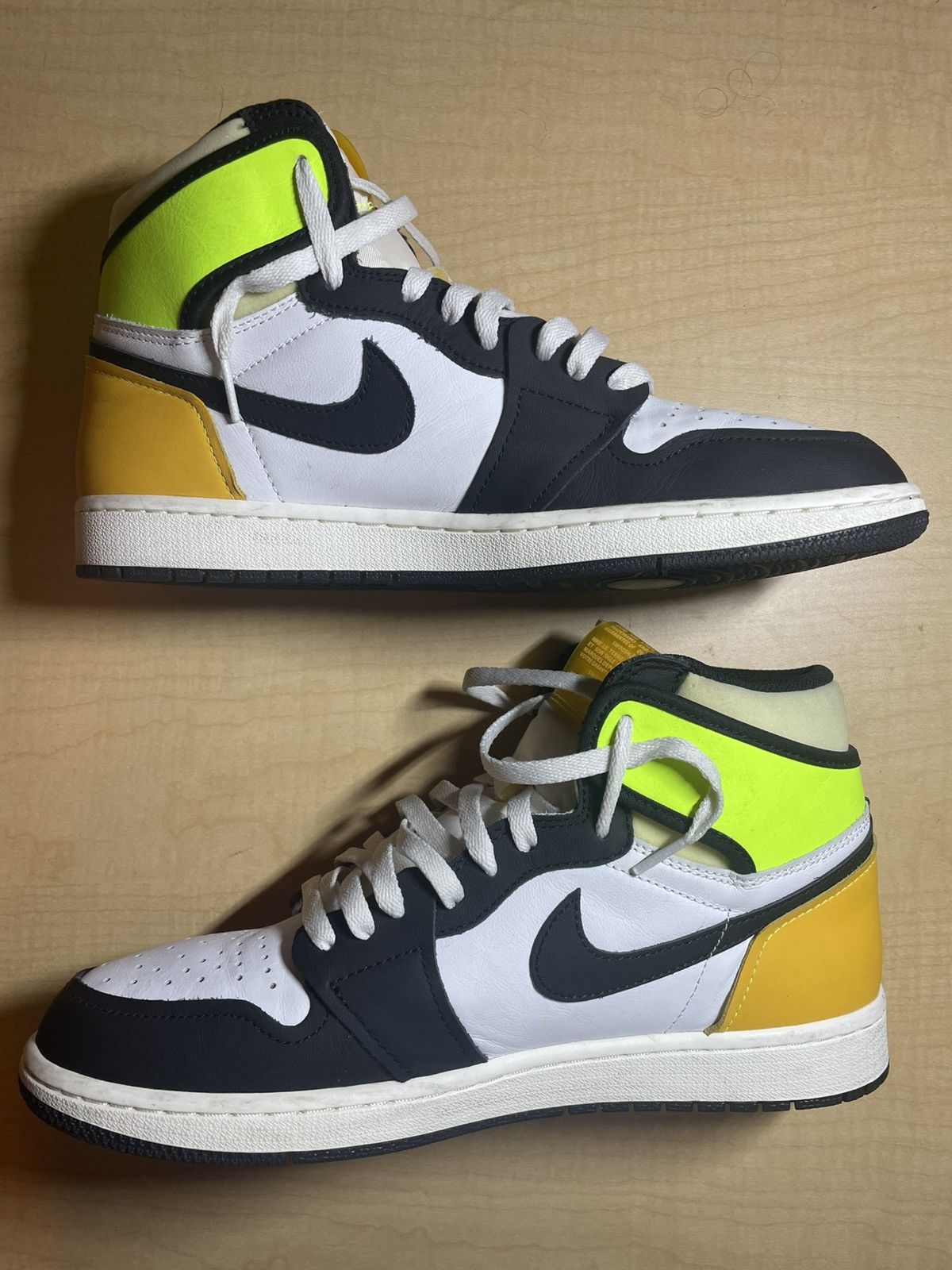 Jordan Brand × Nike Jordan 1 Volt Gold Size US 11 / EU 44 - 2 Thumbnail