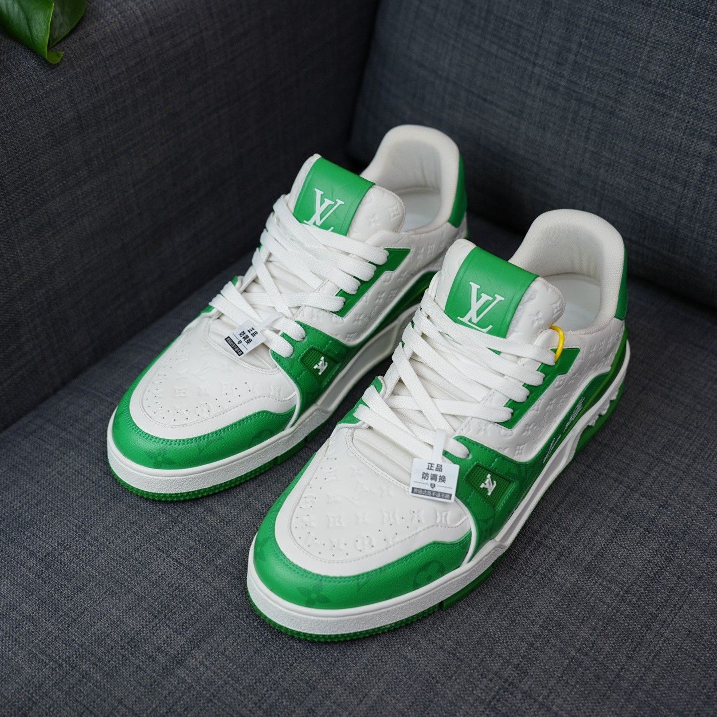 Louis Vuitton Louis Vuitton Training Green Lowtop Sneakers 10 Men Size US 10 / EU 43 - 1 Thumbnail