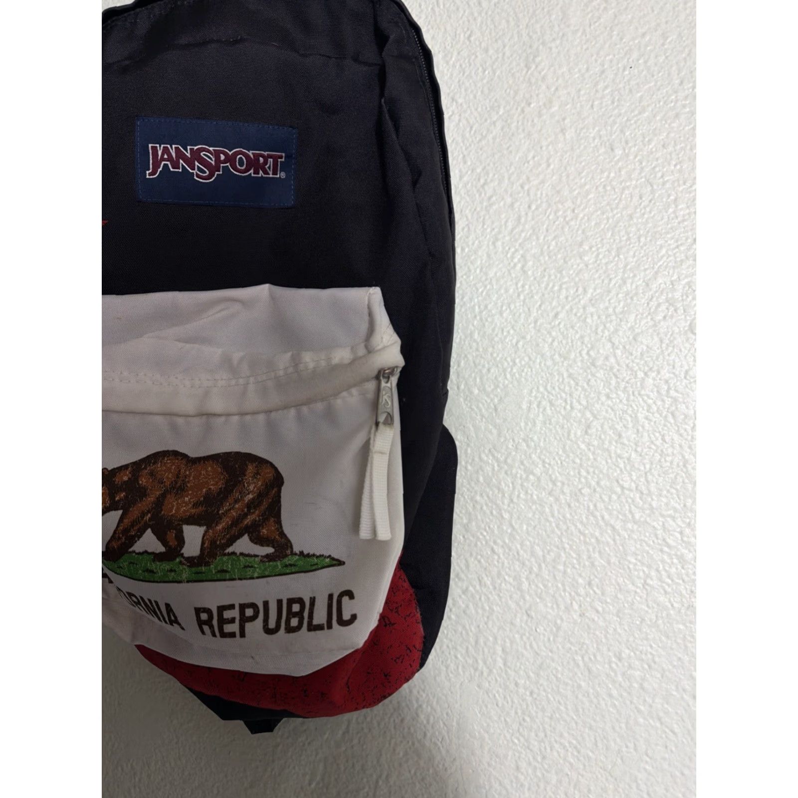 jansport backpack Men 16x12x5.5 California Republic Flag Black White Red