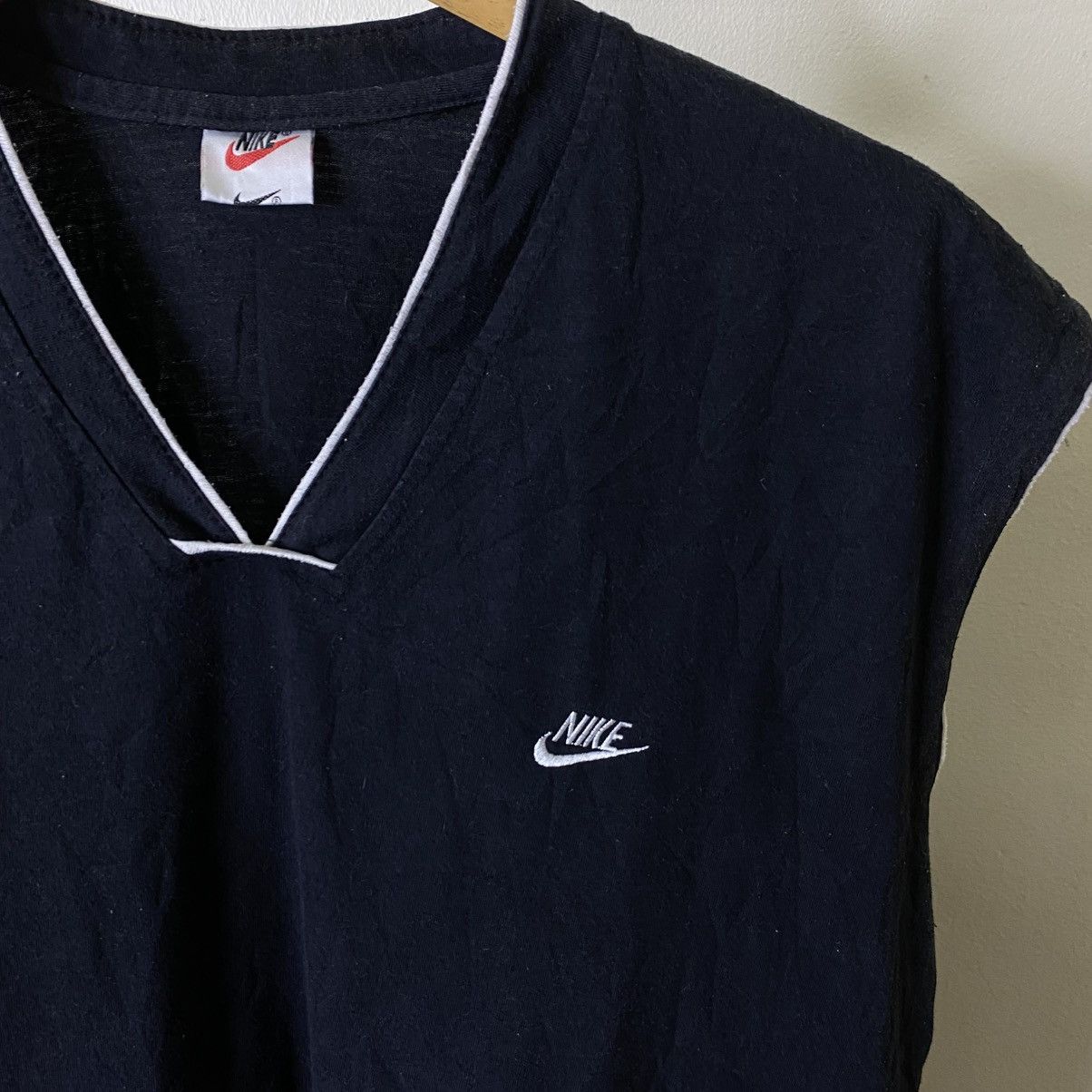 Nike 1990s Nike Embroidery Mini Swoosh Sleeveless Size US L / EU 52-54 / 3 - 2 Thumbnail