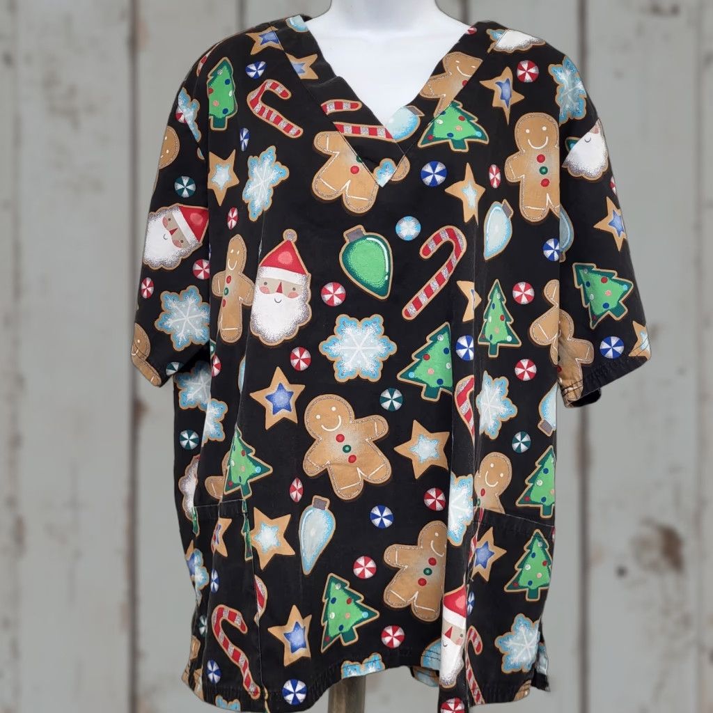 Buttero Butter Soft Scrub Top Women's XL Multicolor Christmas Gingerbread Candy Cane Scrub Top Womens XL Multicolor Christmas Size XL / US 12-14 / IT 48-50 - 1 Thumbnail