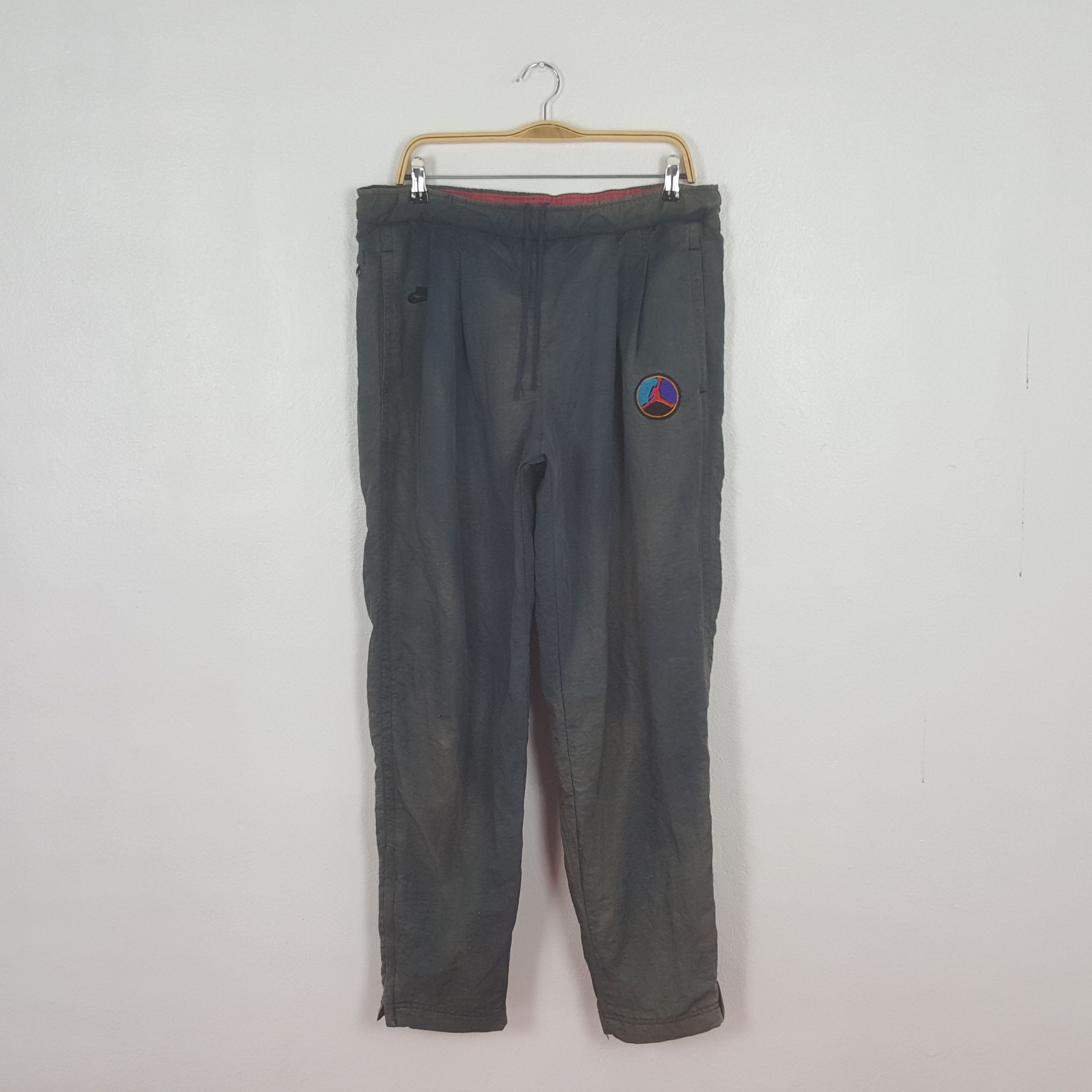 Nike Vintage Nike Air Jordan Fading Pants C318N8 Size US 32 / EU 48 - 1 Thumbnail