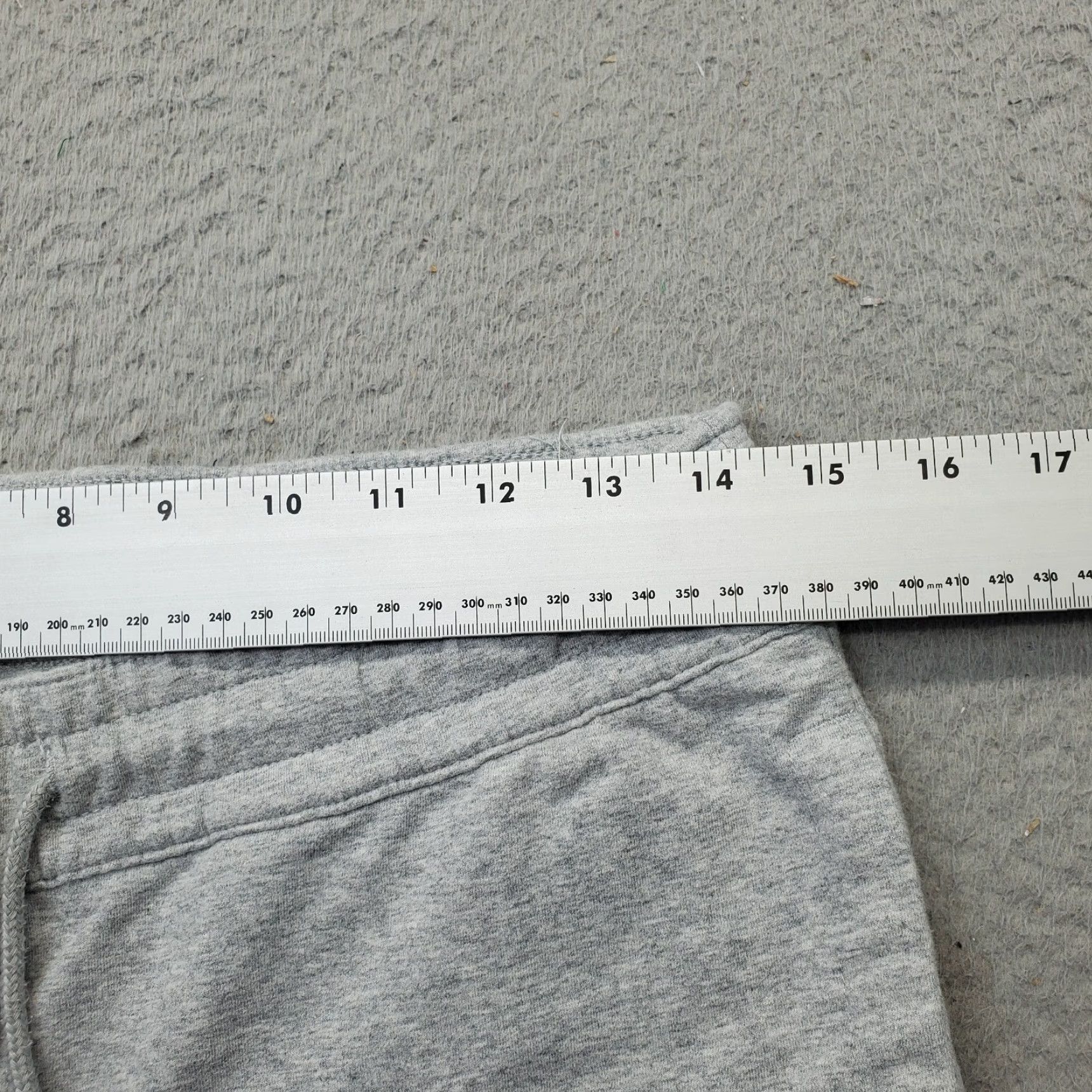 Reebok Reebok Womens Small Gray Jogger Pants Tapered Leg Drawstring Waist Shorts? Size 28" / US 6 / IT 42 - 6 Thumbnail