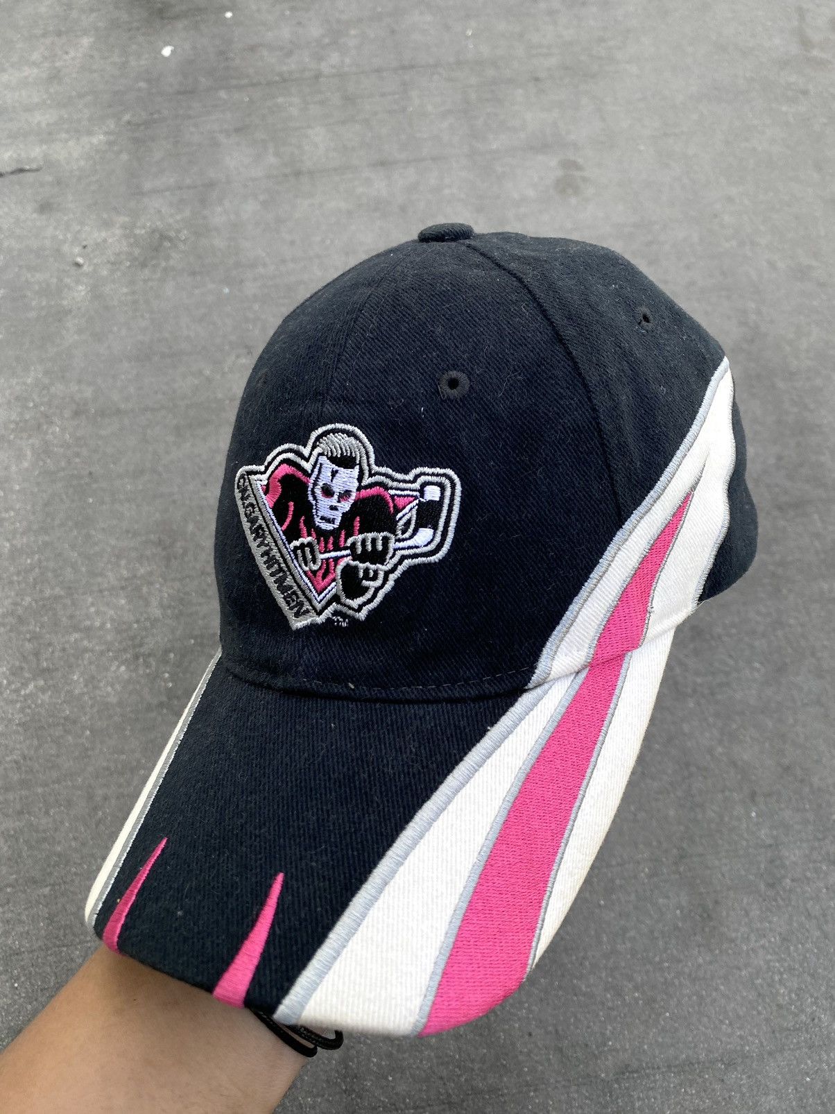NHL × Vintage Vintage Calgary Hitmen Cap Size ONE SIZE - 6 Thumbnail