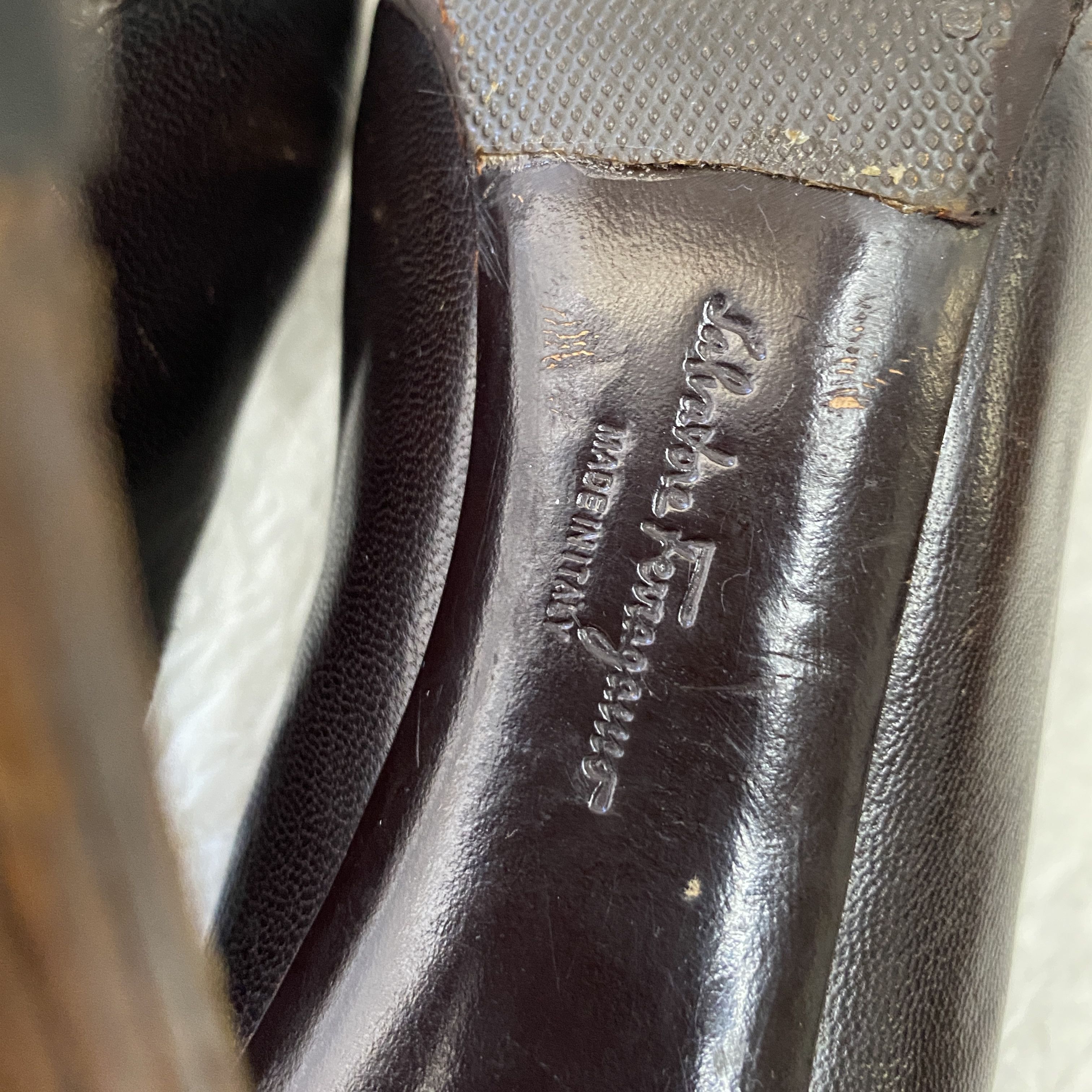 Salvatore Ferragamo Vintage Salvatore Ferragamo Brown Leather Wooden Heel Pumps Size US 6.5 / IT 36.5 - 14 Thumbnail