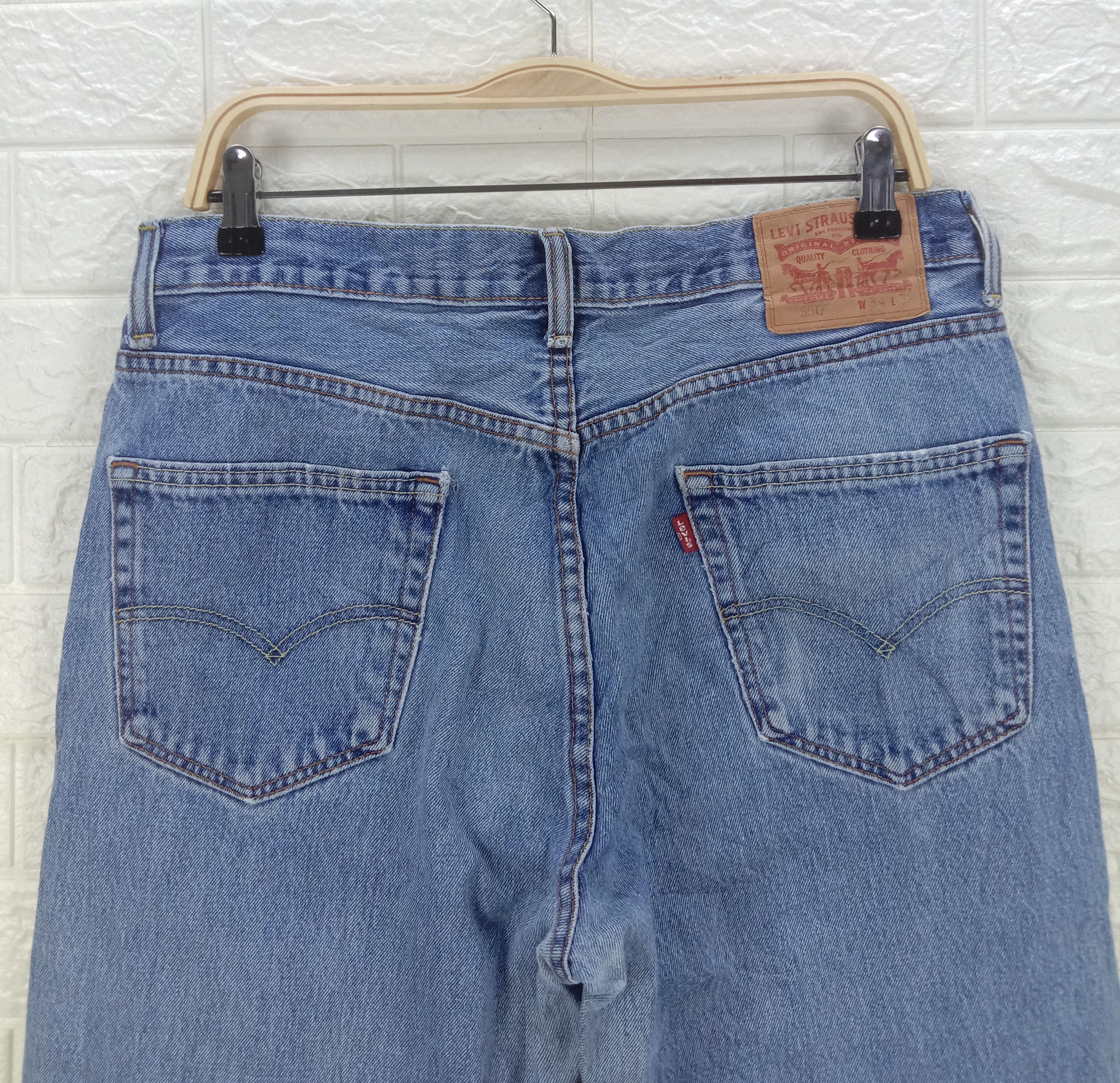 Levi's Vintage Levi's 550 Jeans Blue Wash Relaxed Fit Denim Size US 33 - 6 Thumbnail